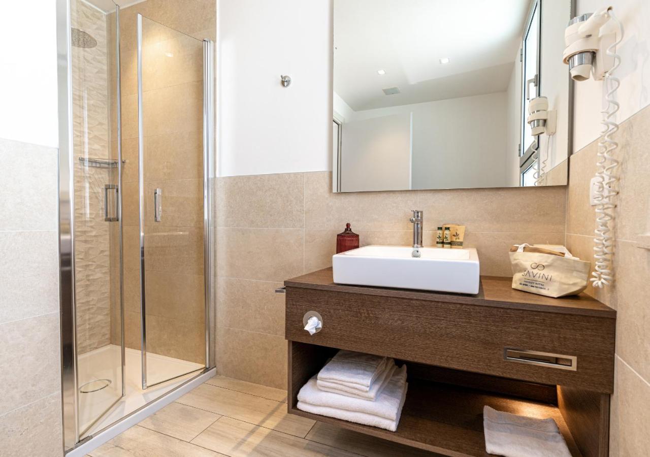 Quadruple Room with Sea View - Photo 4