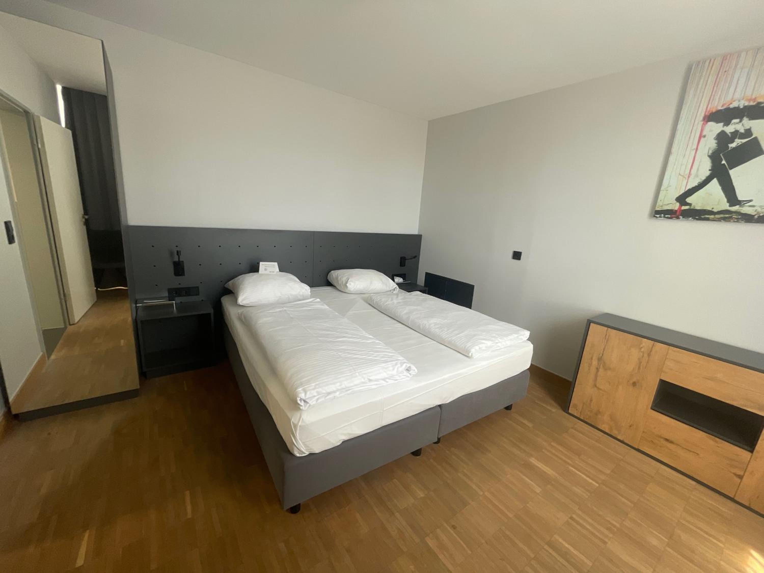 Suite - Photo 2