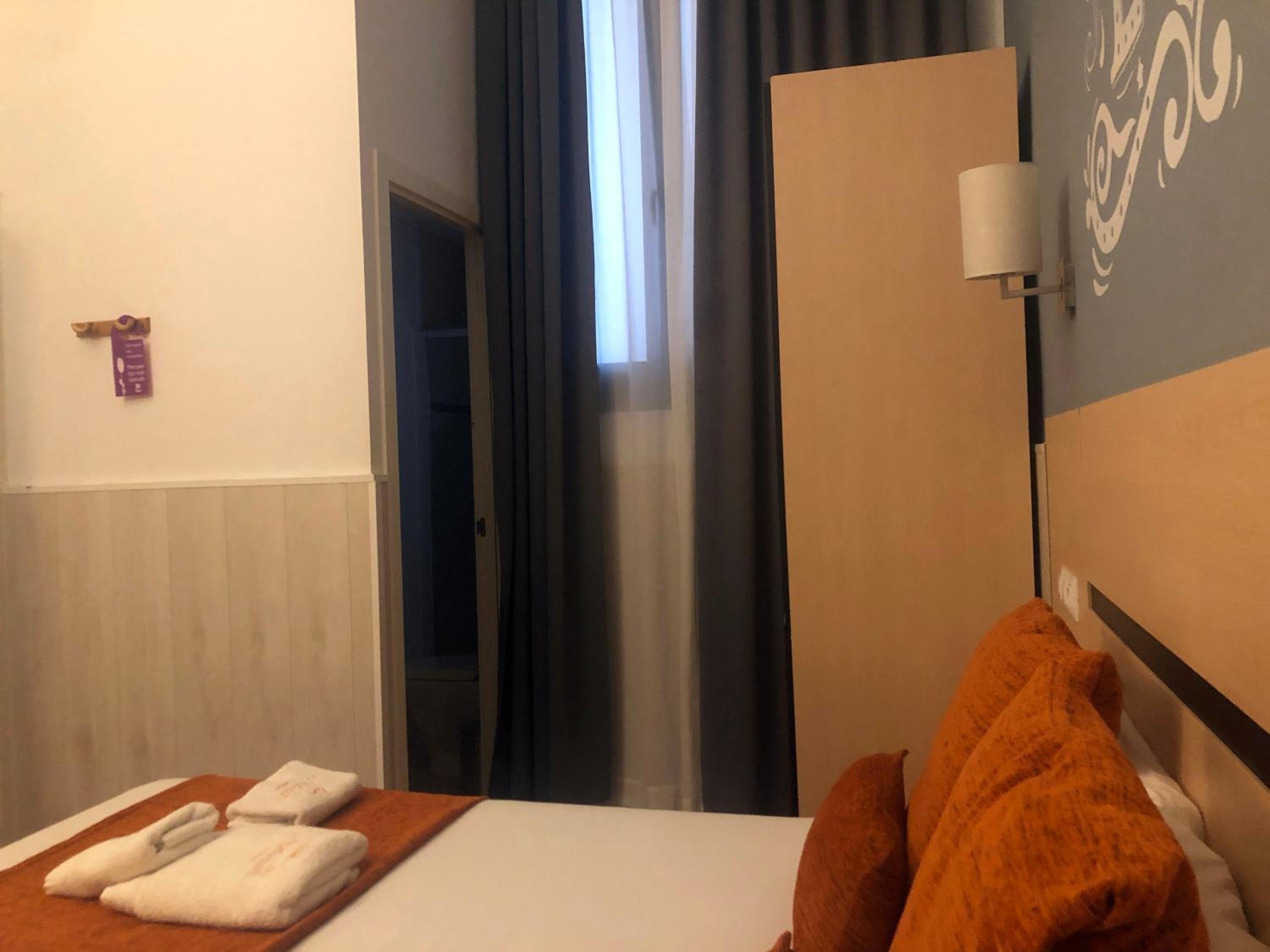 Double or Twin Room photo 2