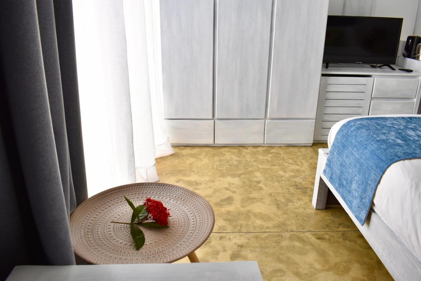 Deluxe Double Room With Balcony And Sea View - Photo 15