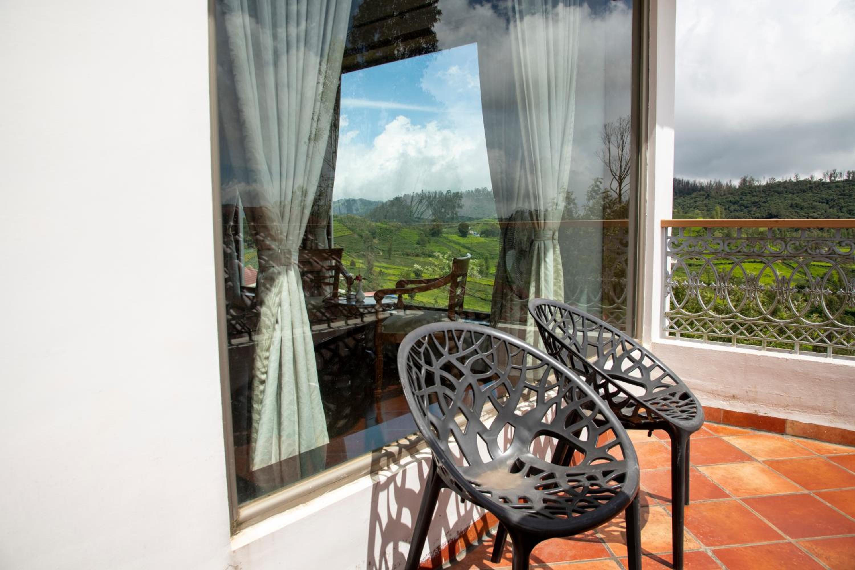 Suite with Mountain View - Photo 3