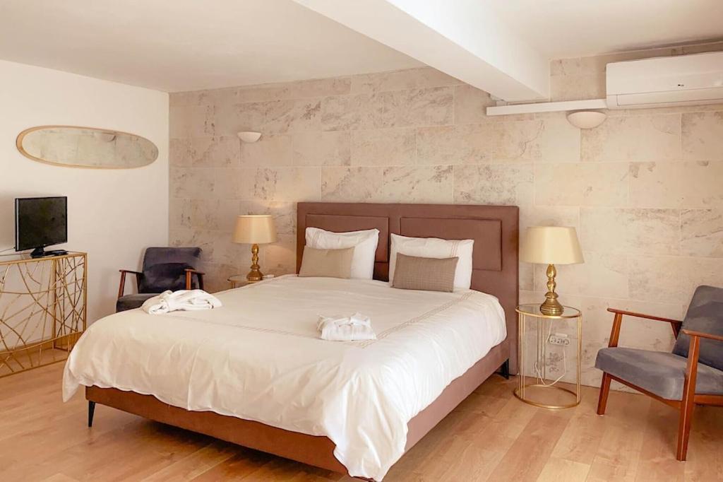 Villa photo 1