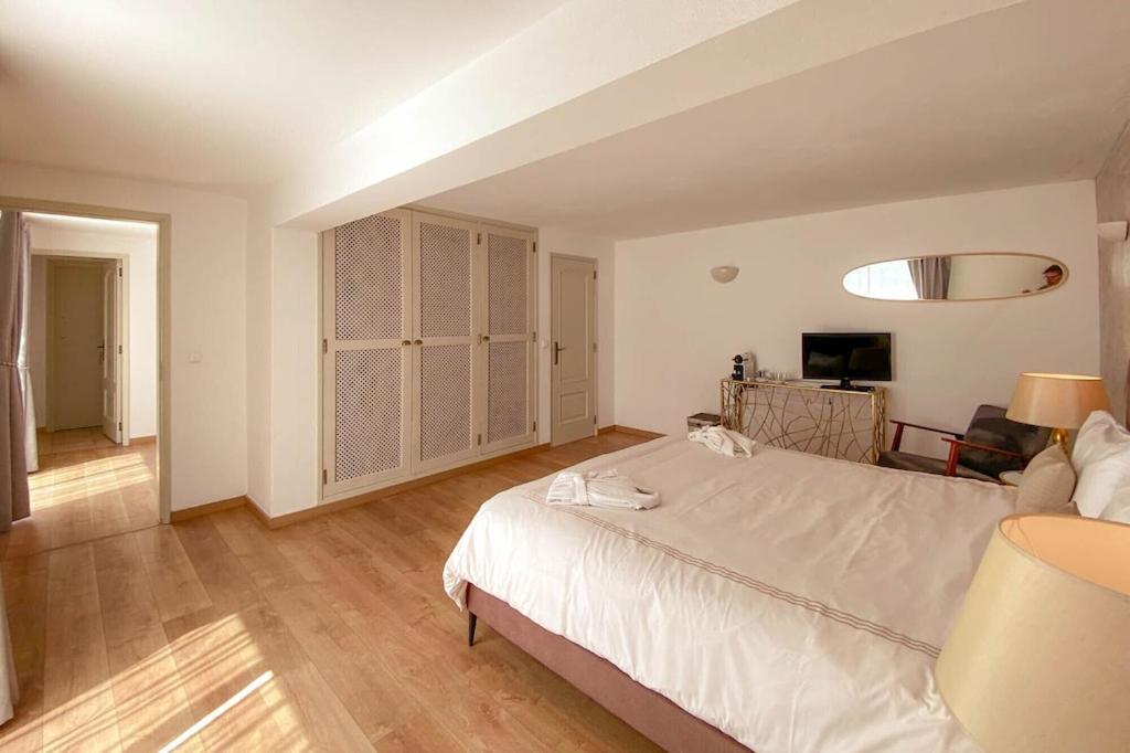 Villa photo 2