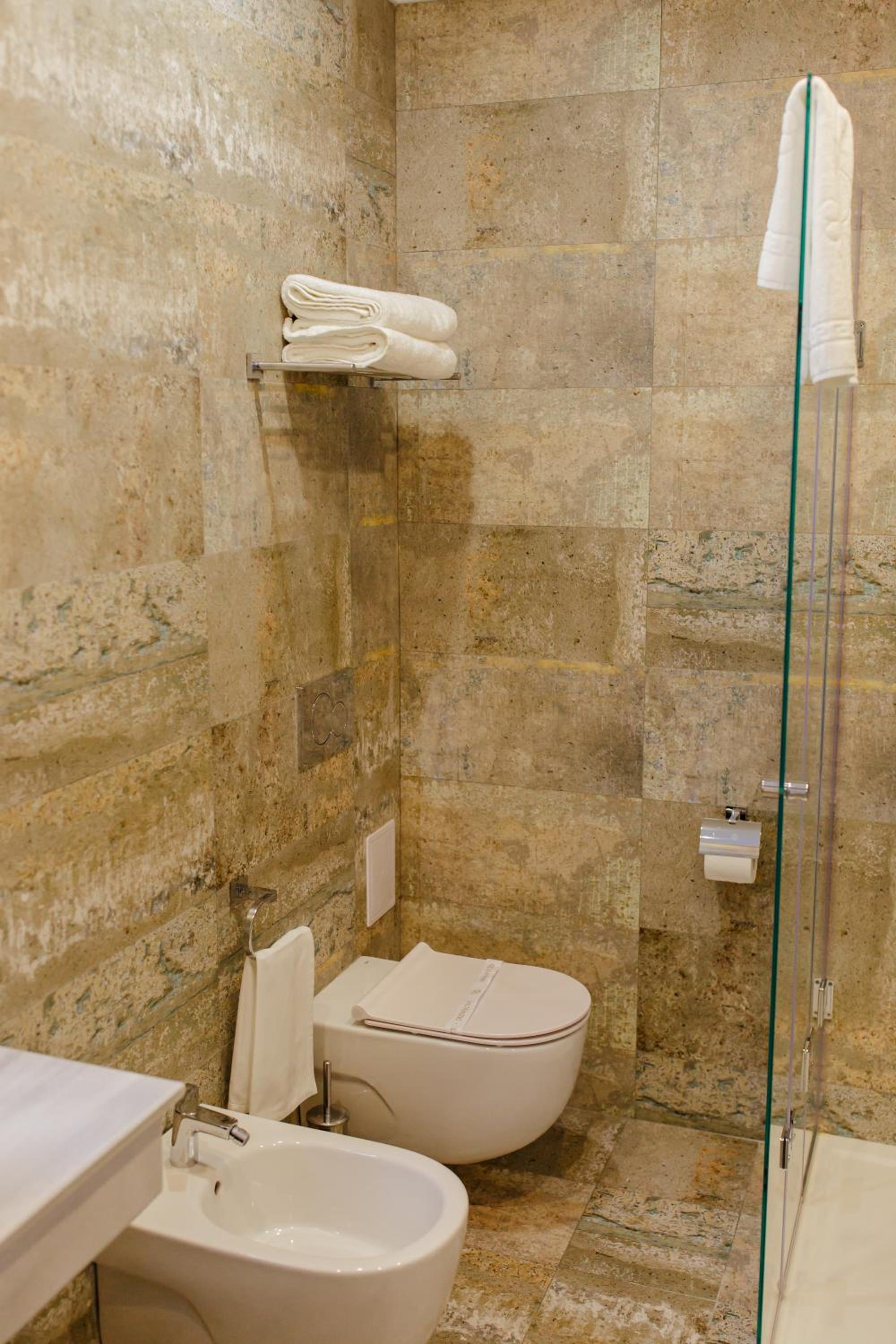Junior Suite - Photo 7