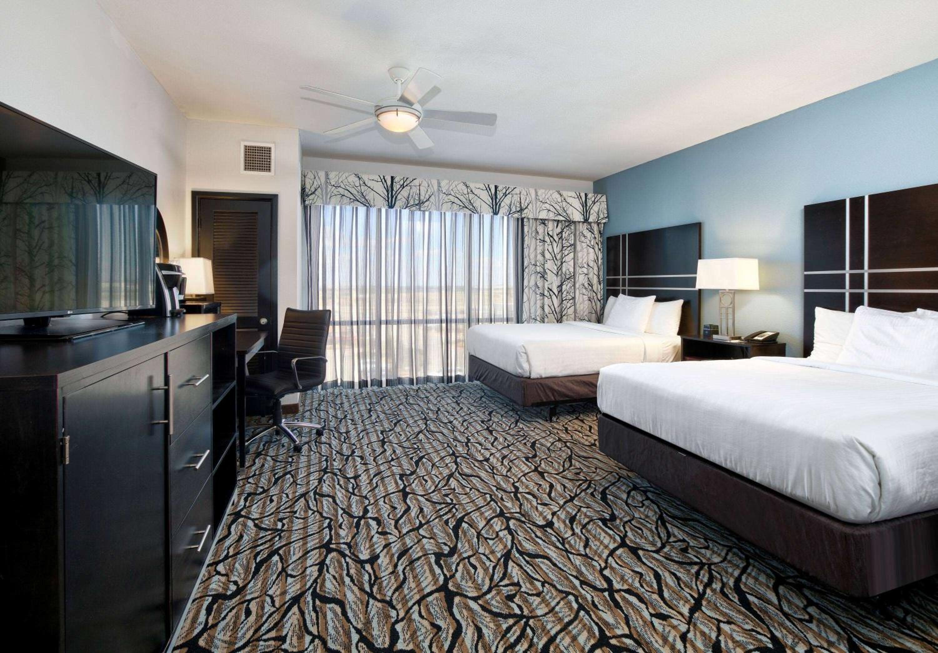 2 Queen Beds, Mobility/Hearing Accessible Room, Bathtub w/Grab Bars, Non-Smoking photo 2