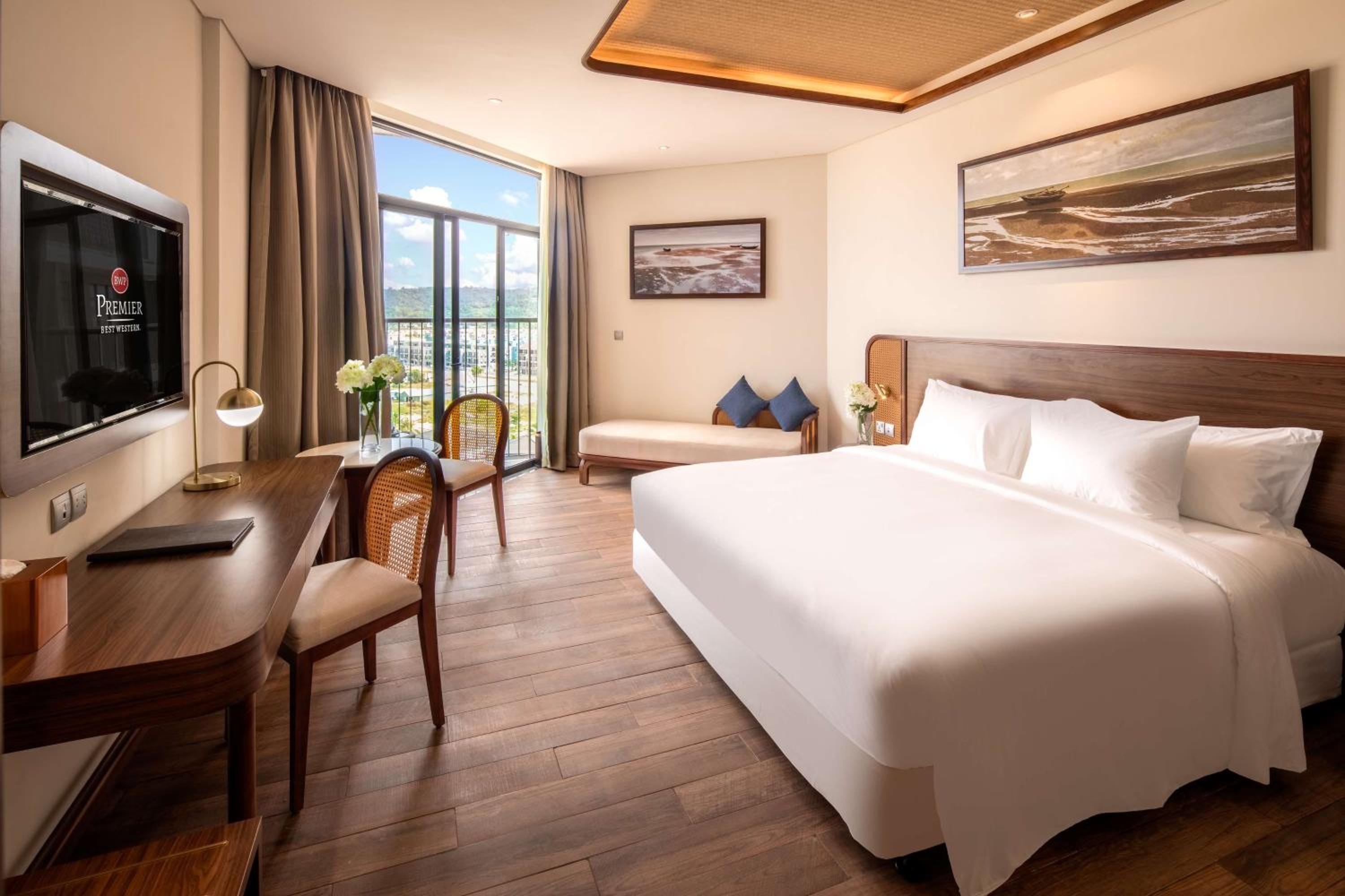 Deluxe King Room