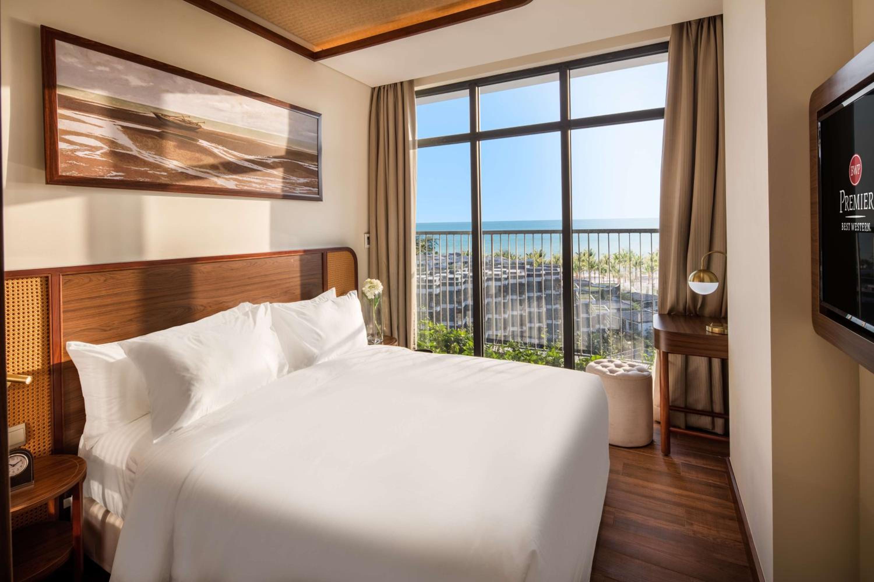 Two-Bedroom Executive Suite with Two Queen Beds photo 3