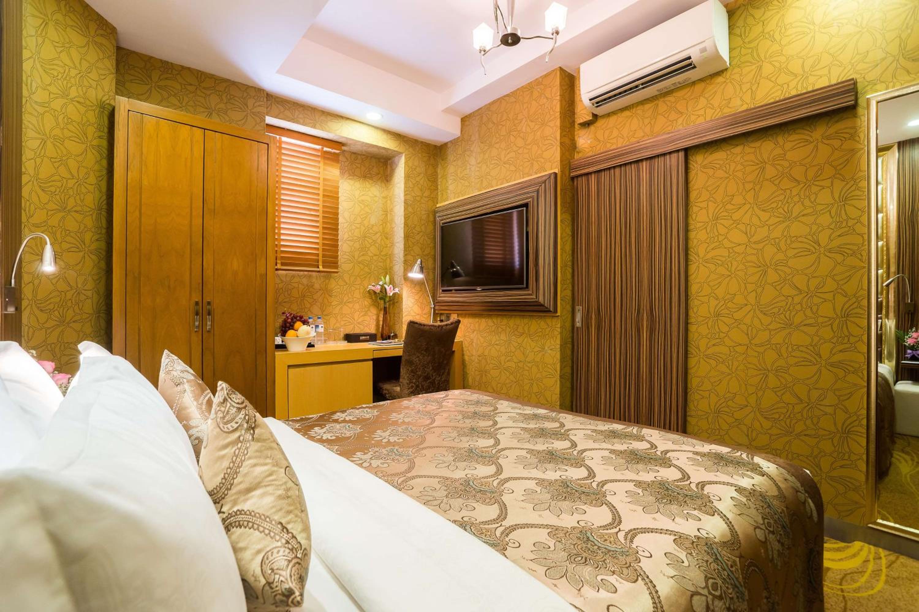 Superior Queen Room