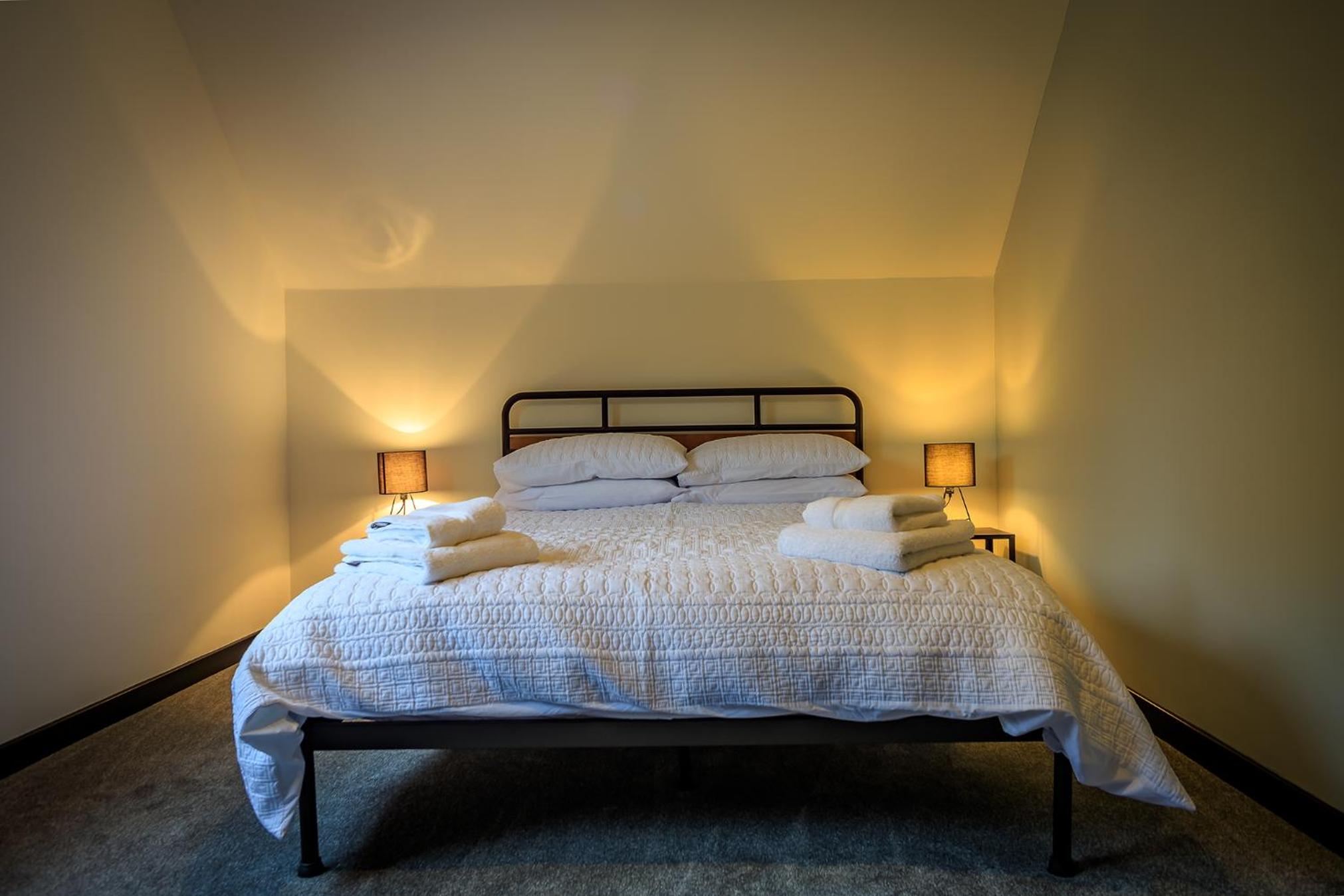 Five-Bedroom House photo 1