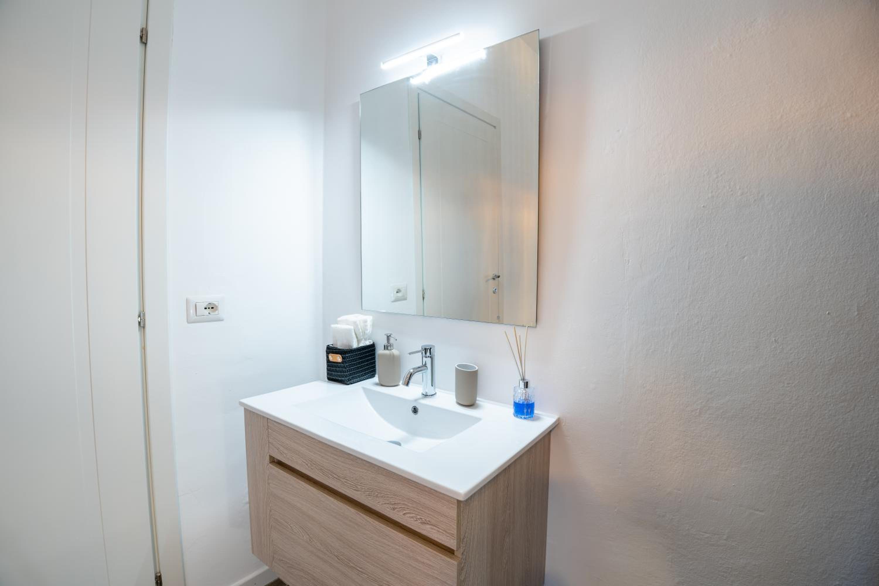 Studio Apartment photo 2