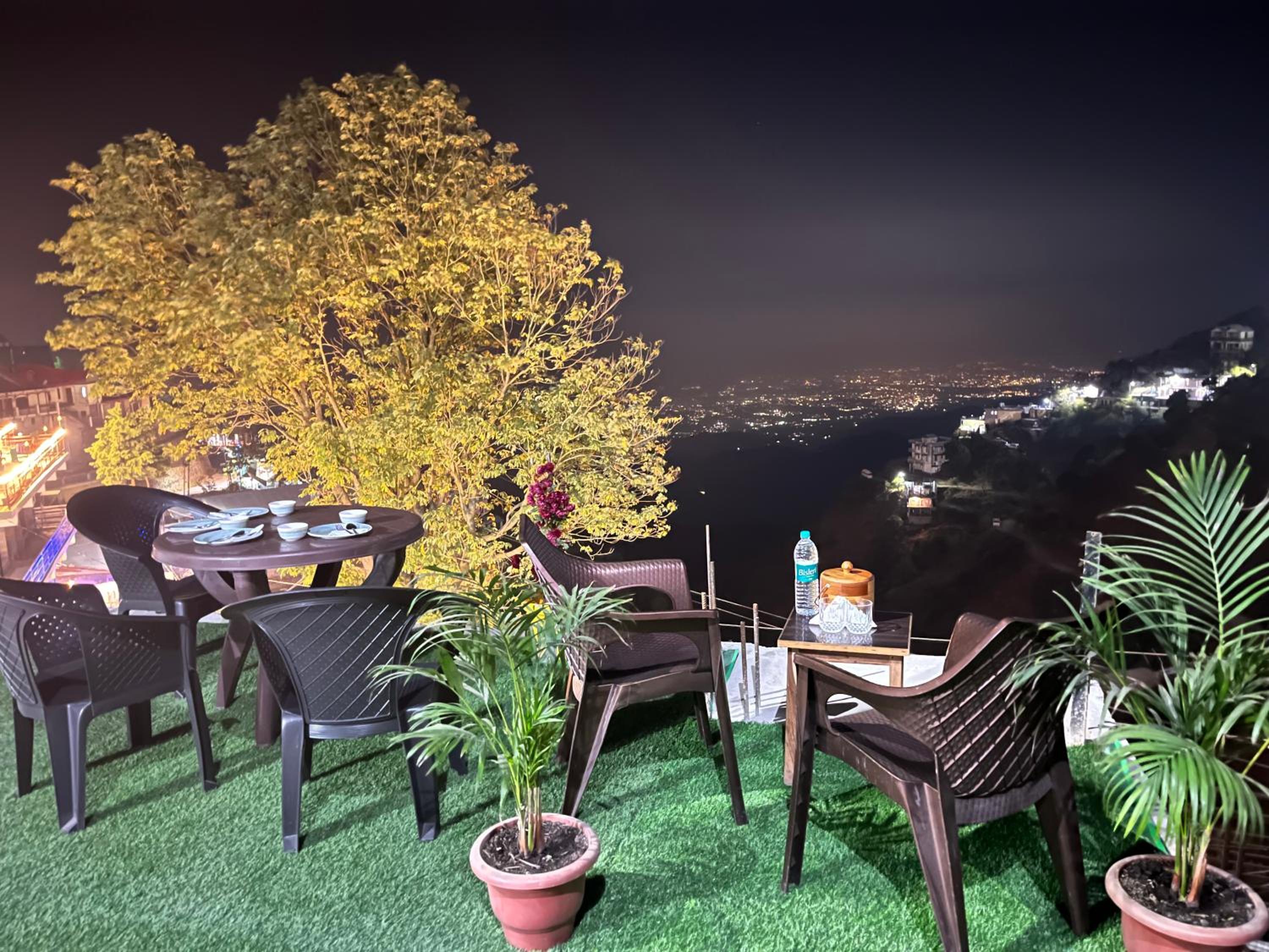 Deluxe Double Room with Balcony photo 1