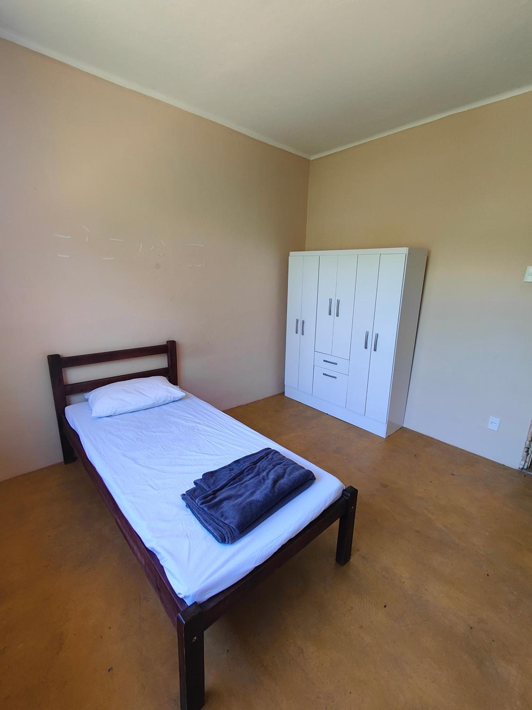 Single Room photo 2