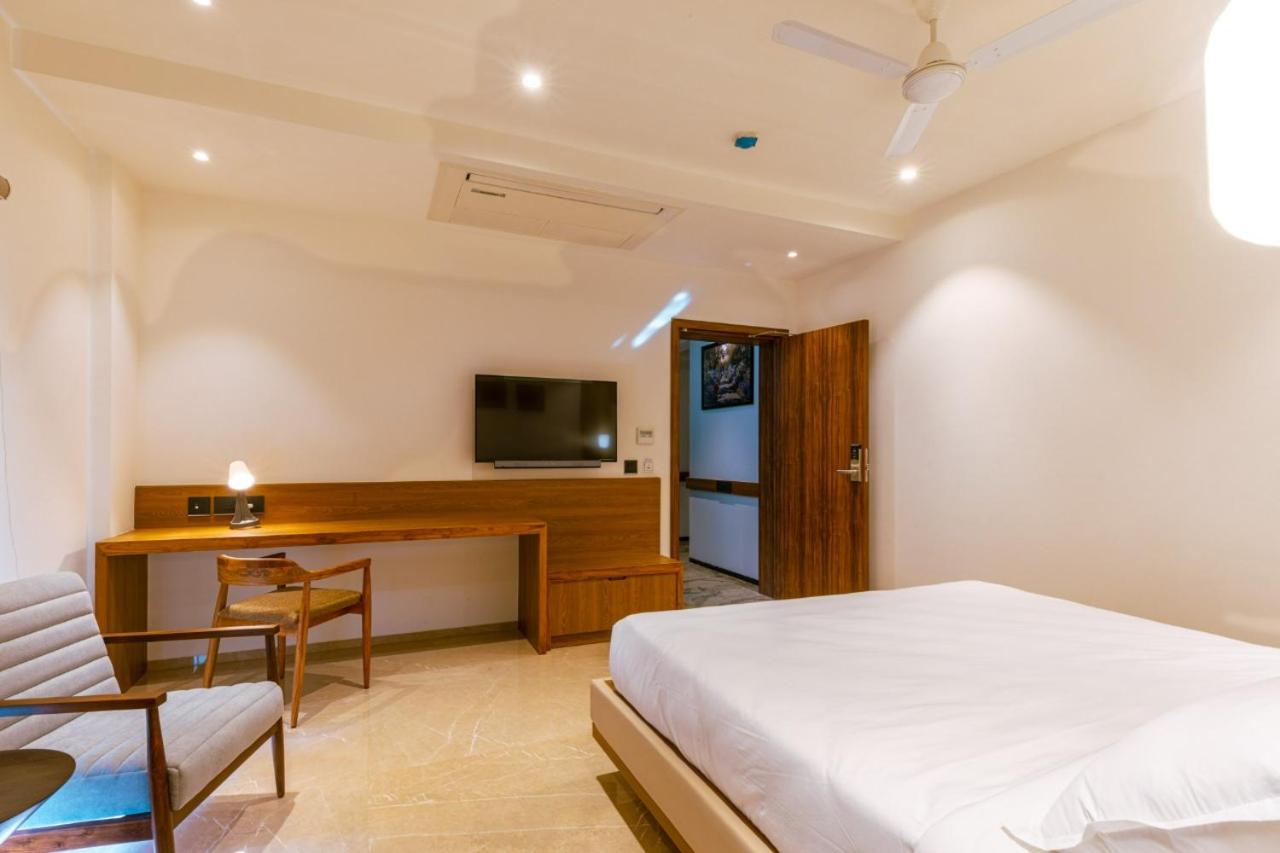 Deluxe King Room - Photo 1