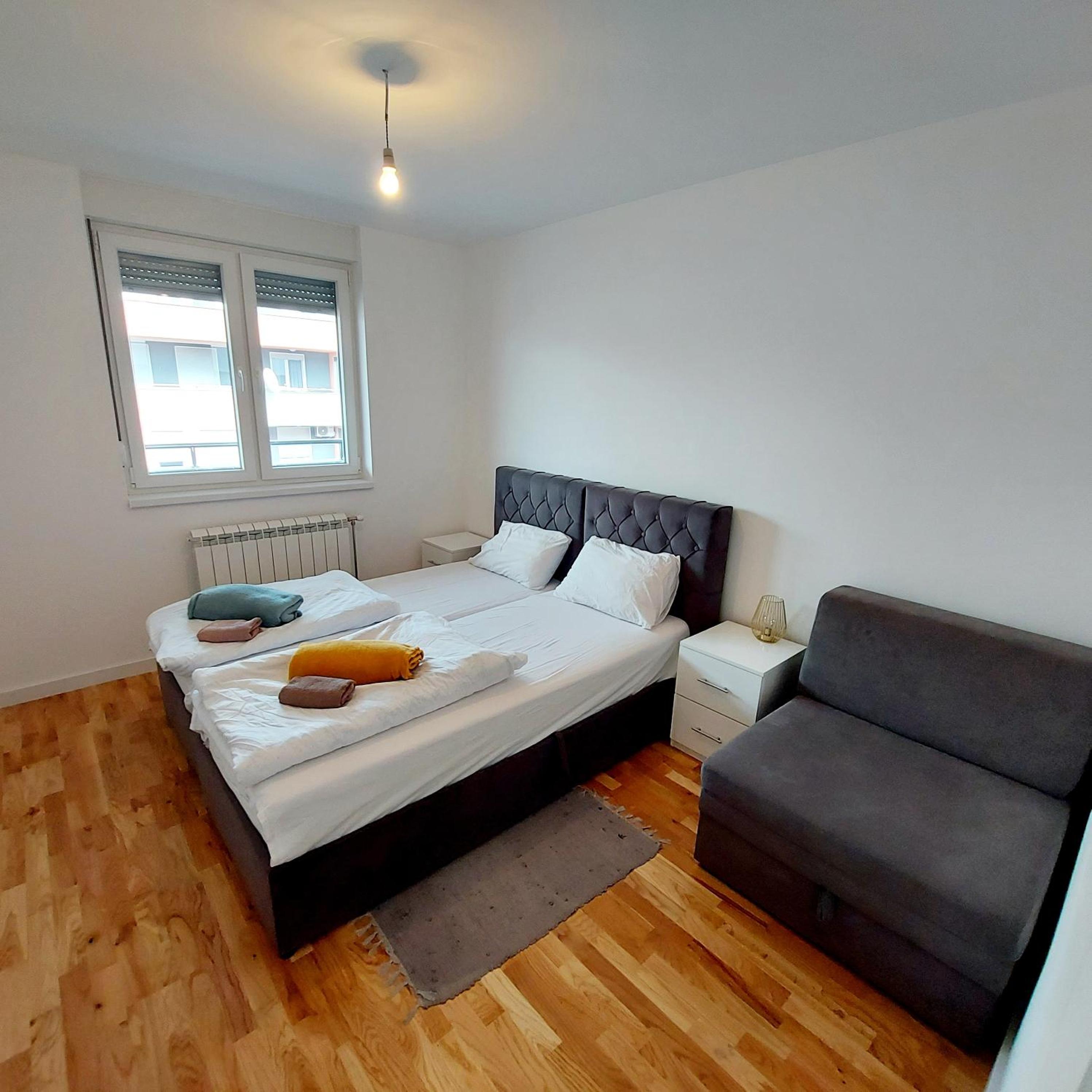 One-Bedroom Apartment photo 1