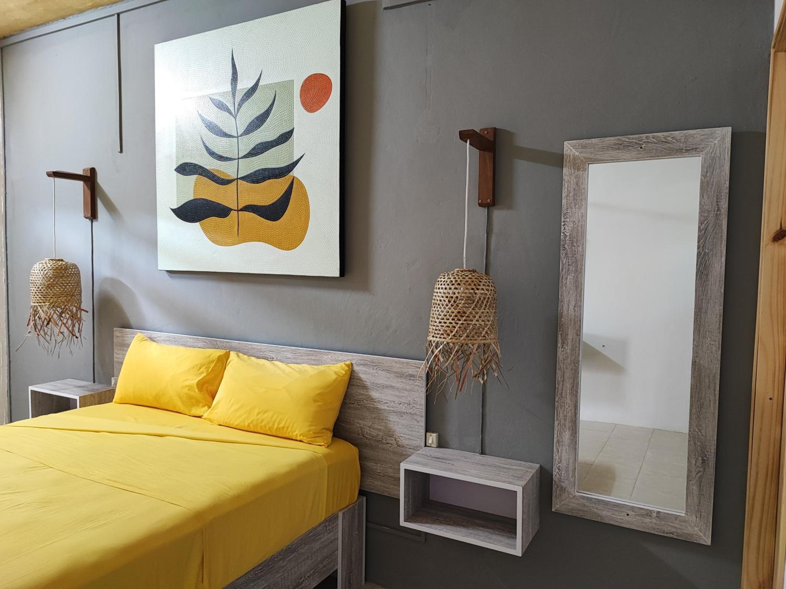 Double Room with Private Bathroom - Photo 2
