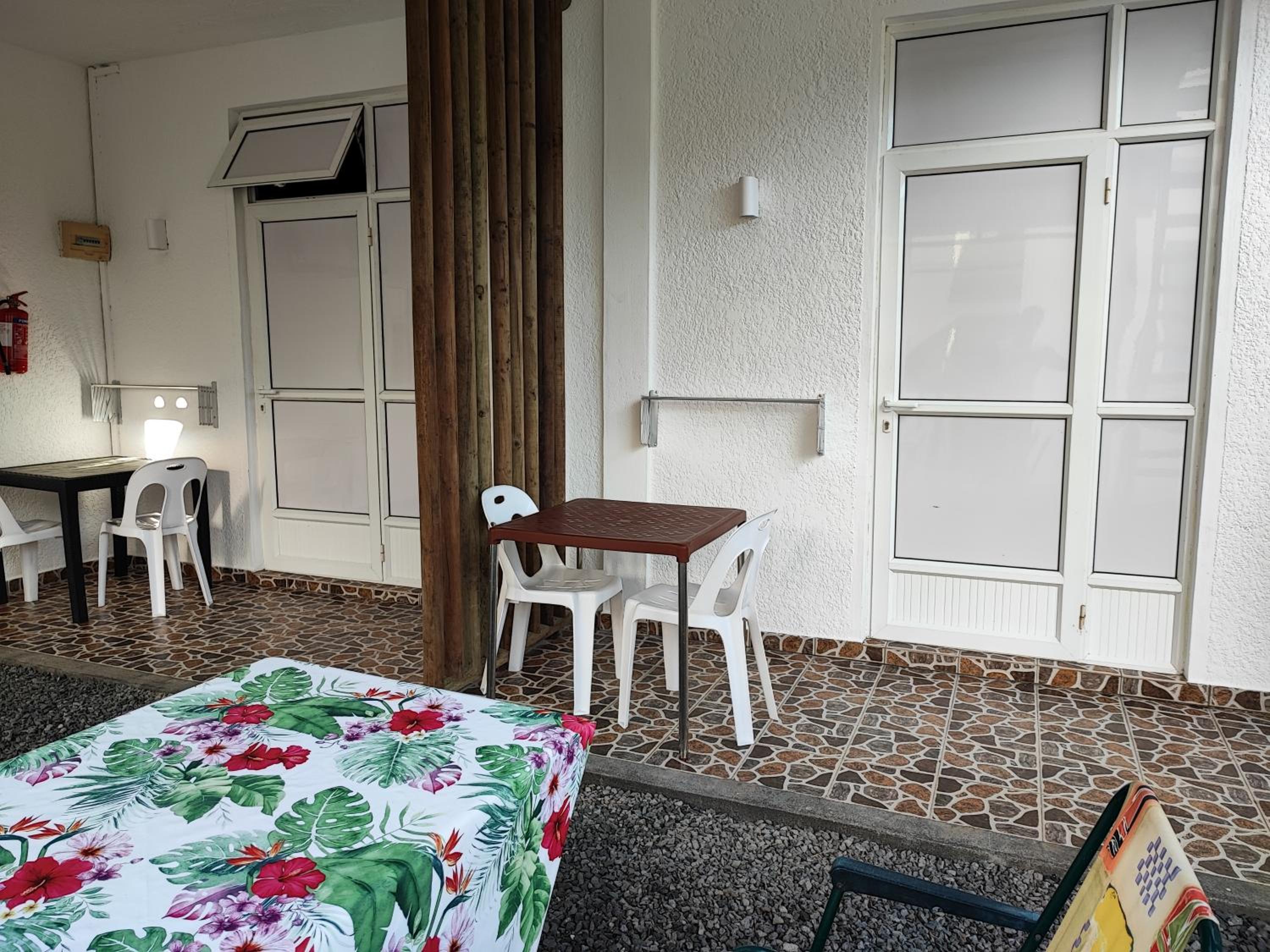 Double Room with Private Bathroom - Photo 4