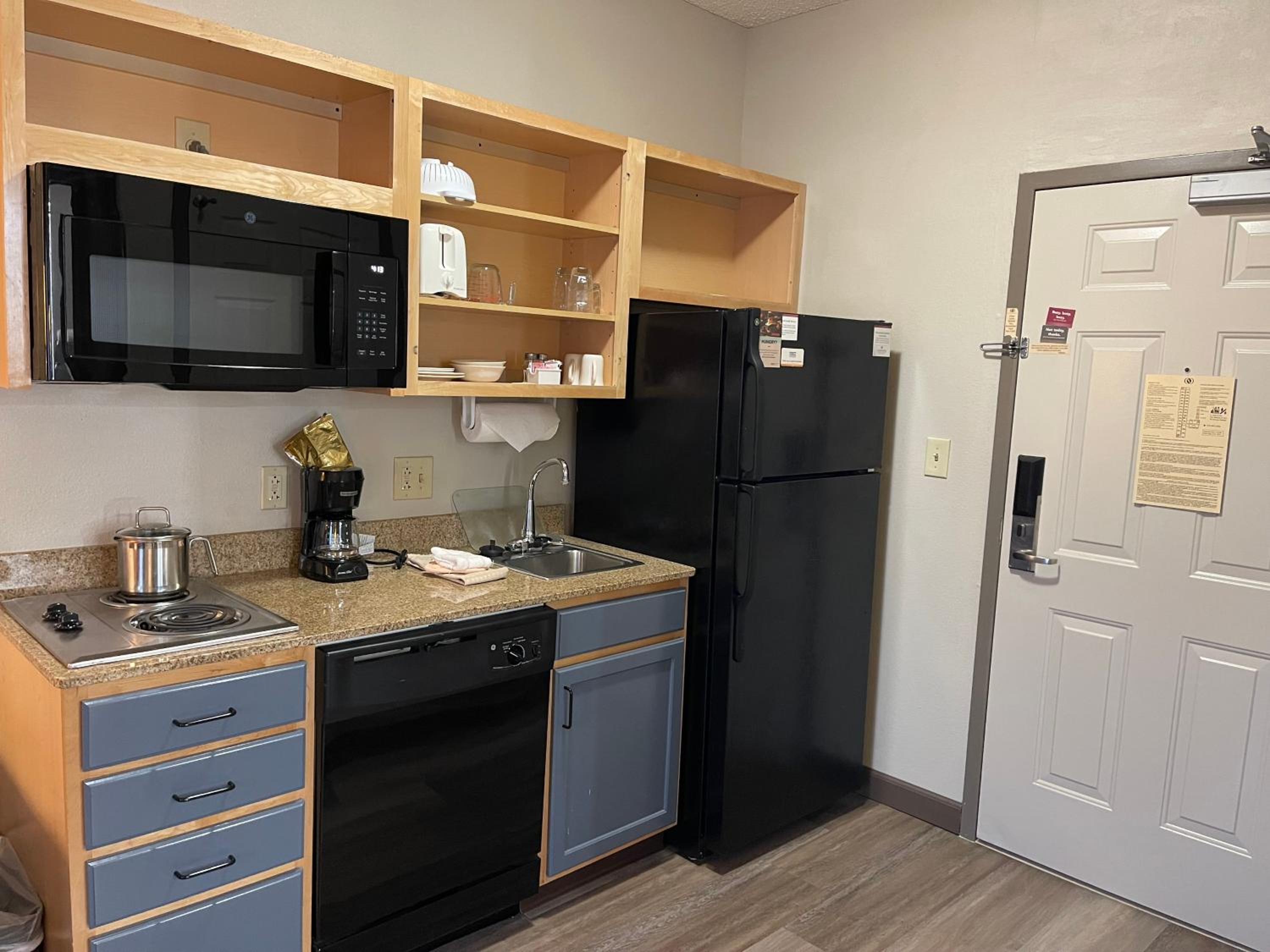 Studio Suite - Photo 1