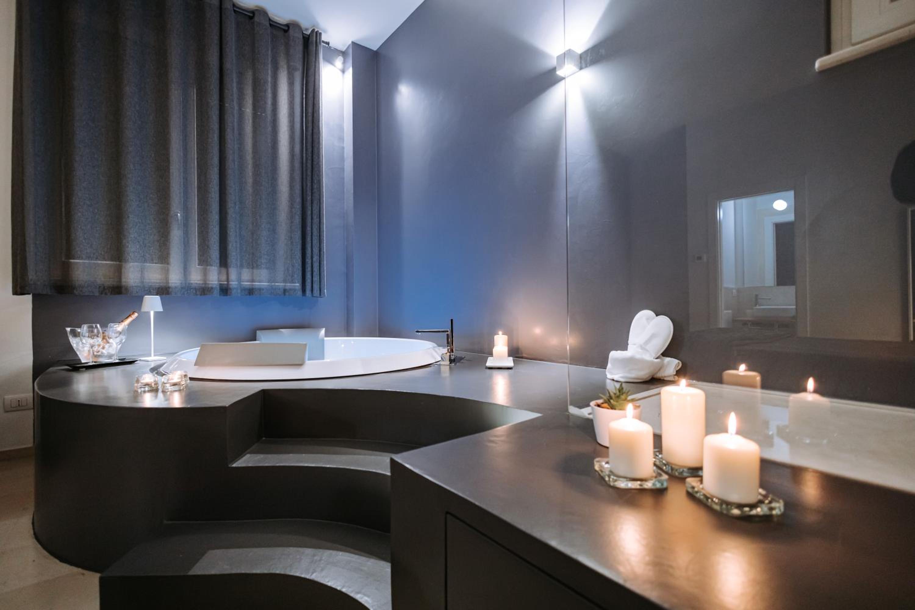 Queen Room with Spa Bath - Photo 94