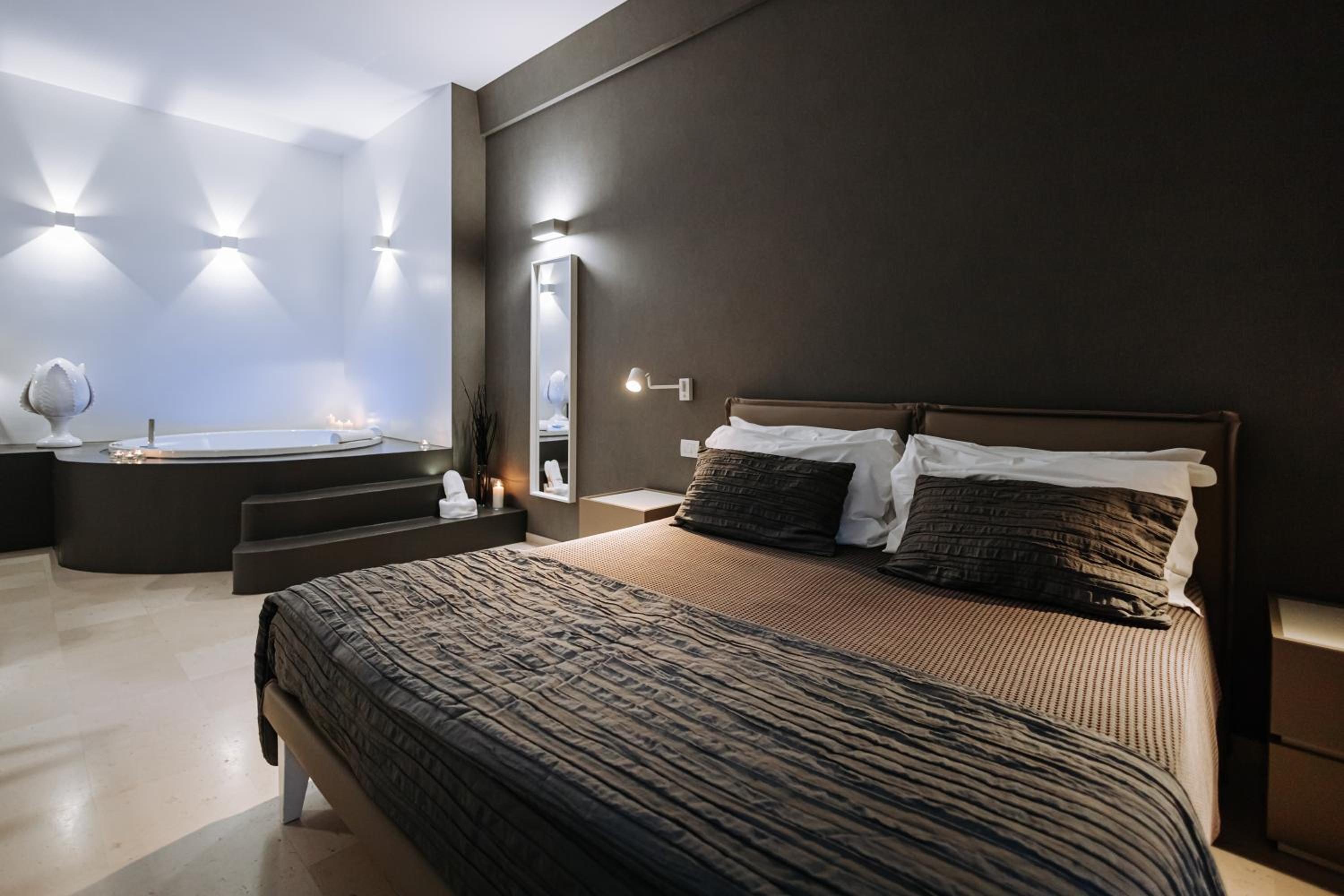 Queen Room with Spa Bath - Photo 3