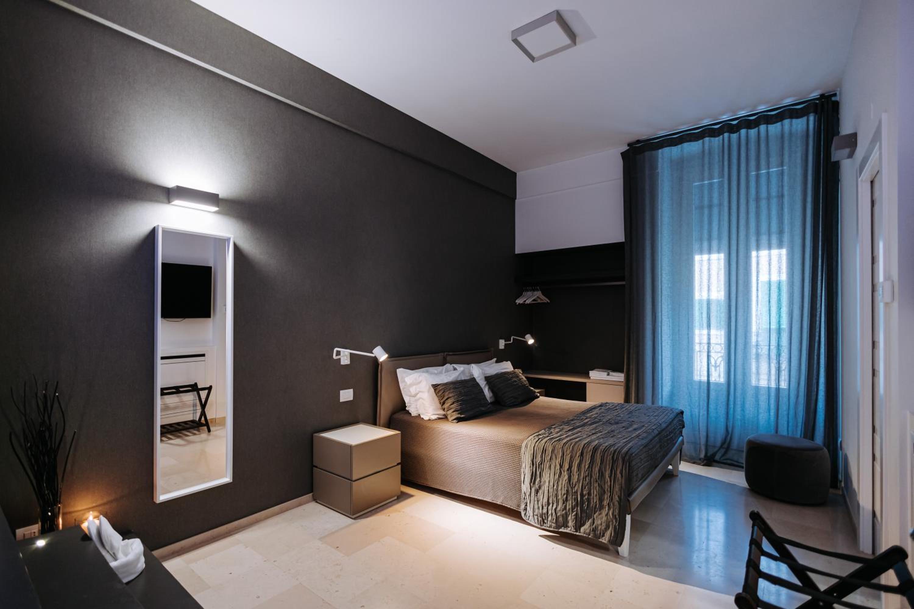 Queen Room with Spa Bath - Photo 47