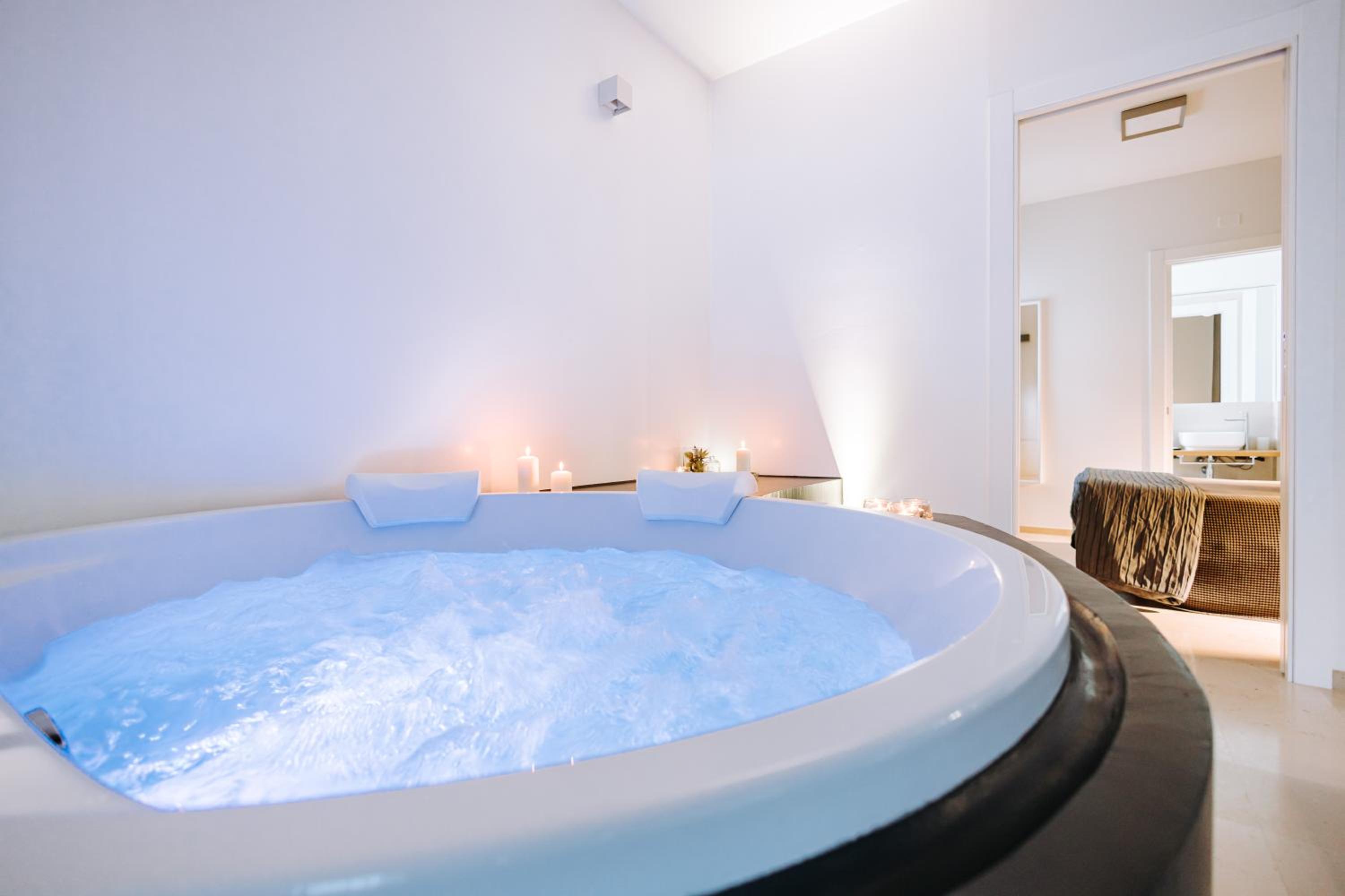 Queen Room with Spa Bath - Photo 10