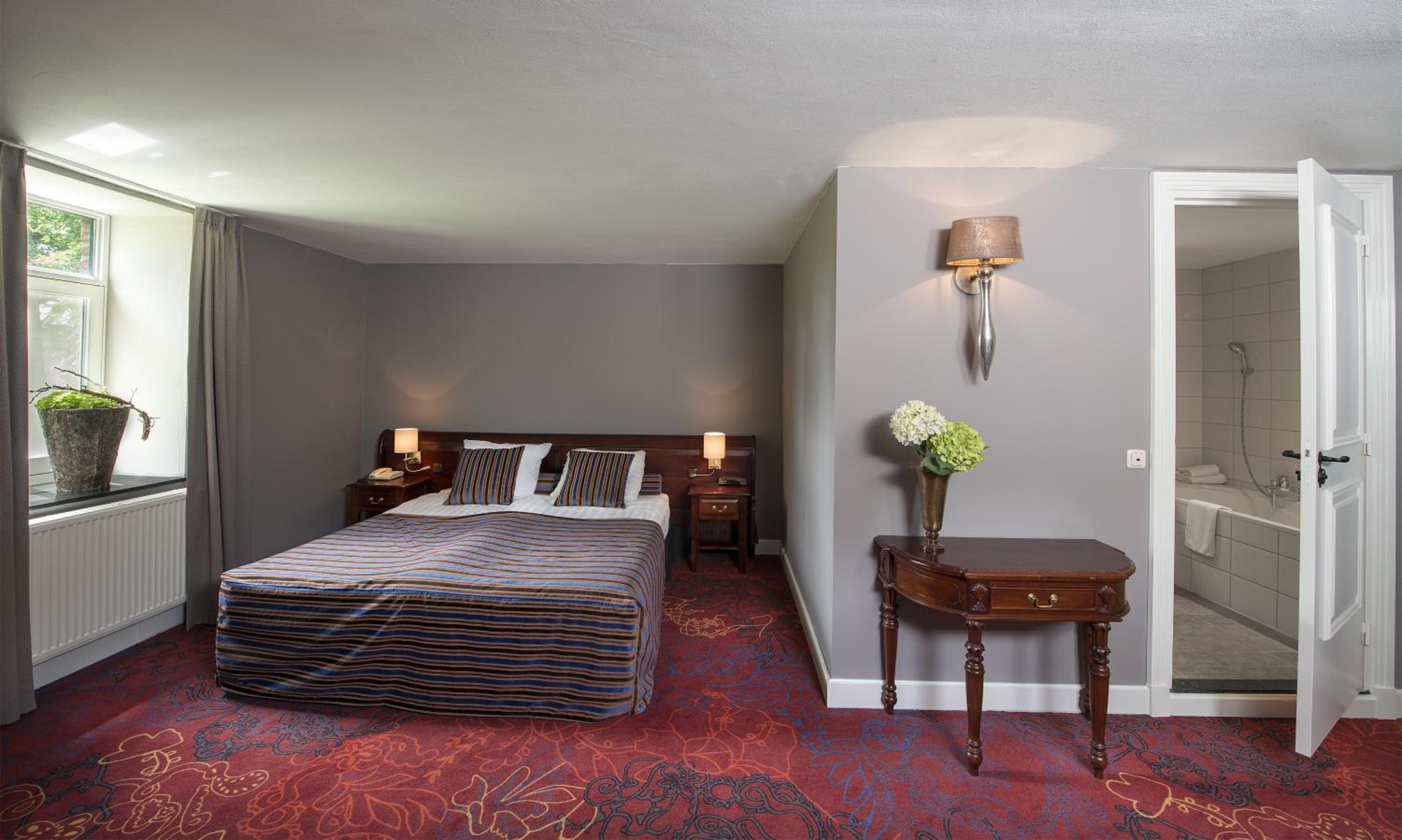 Suite - Split Level (2 Adults) - Photo 8