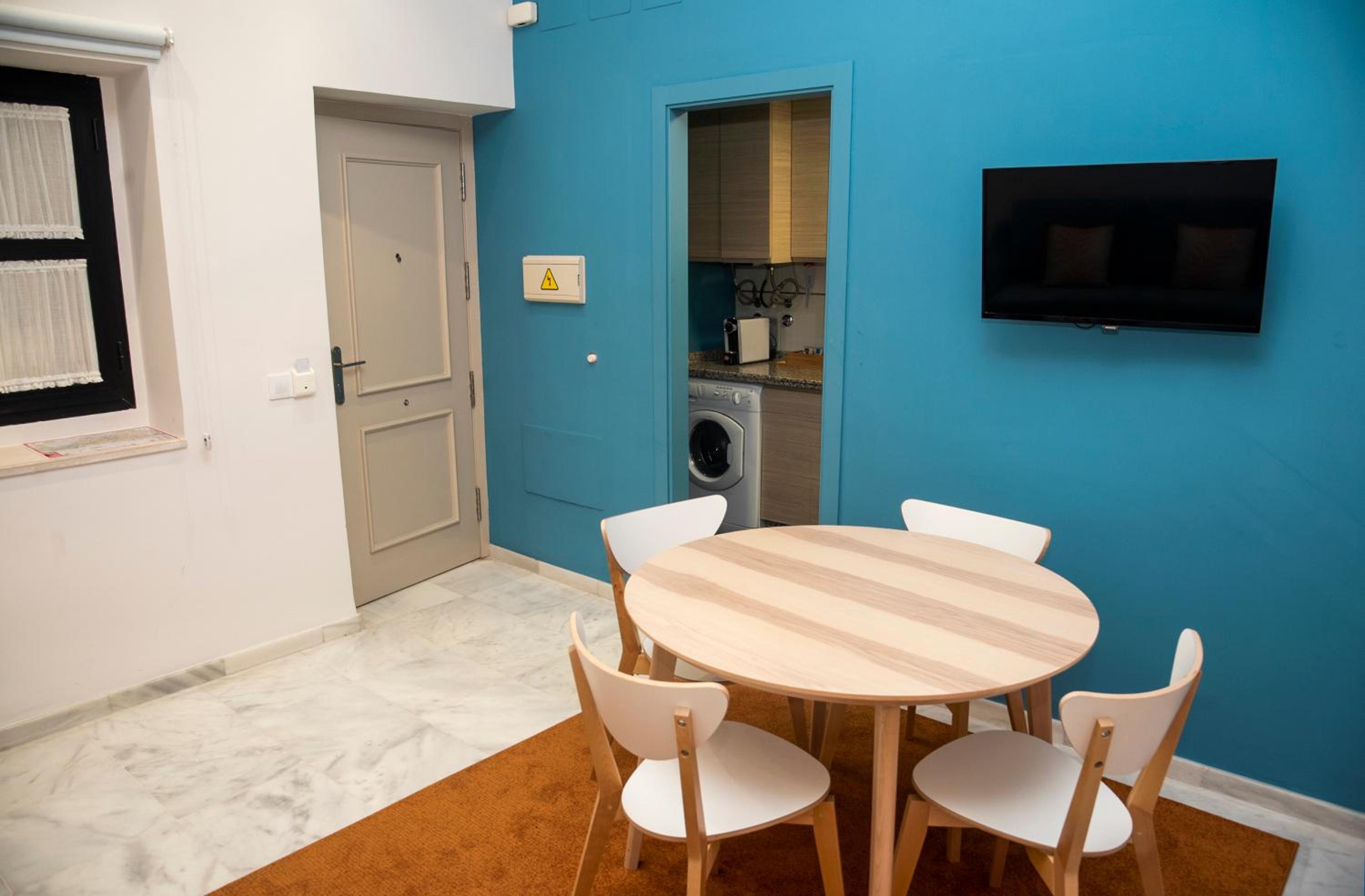 One-Bedroom Apartment - Photo 9
