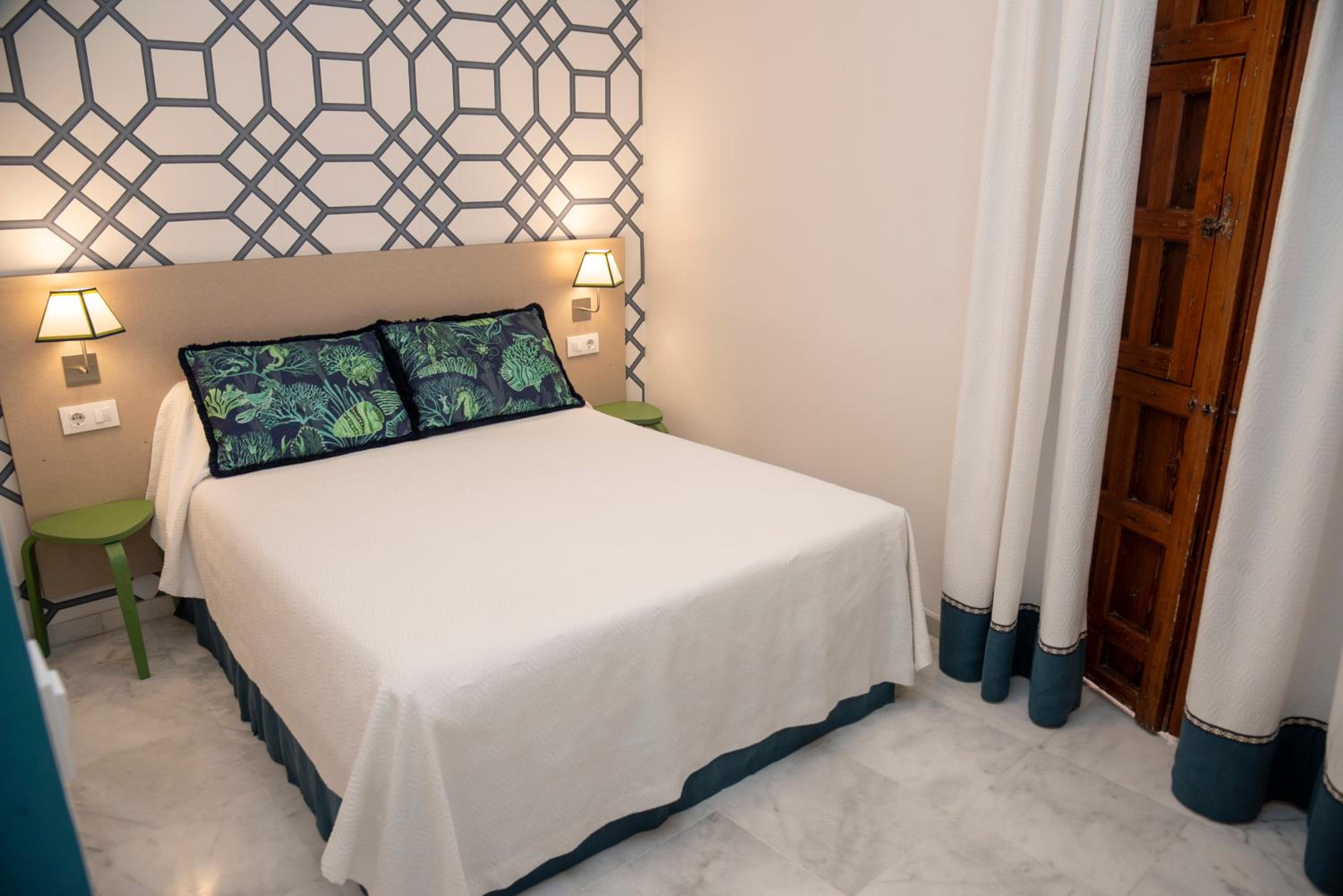 One-Bedroom Apartment - Photo 19