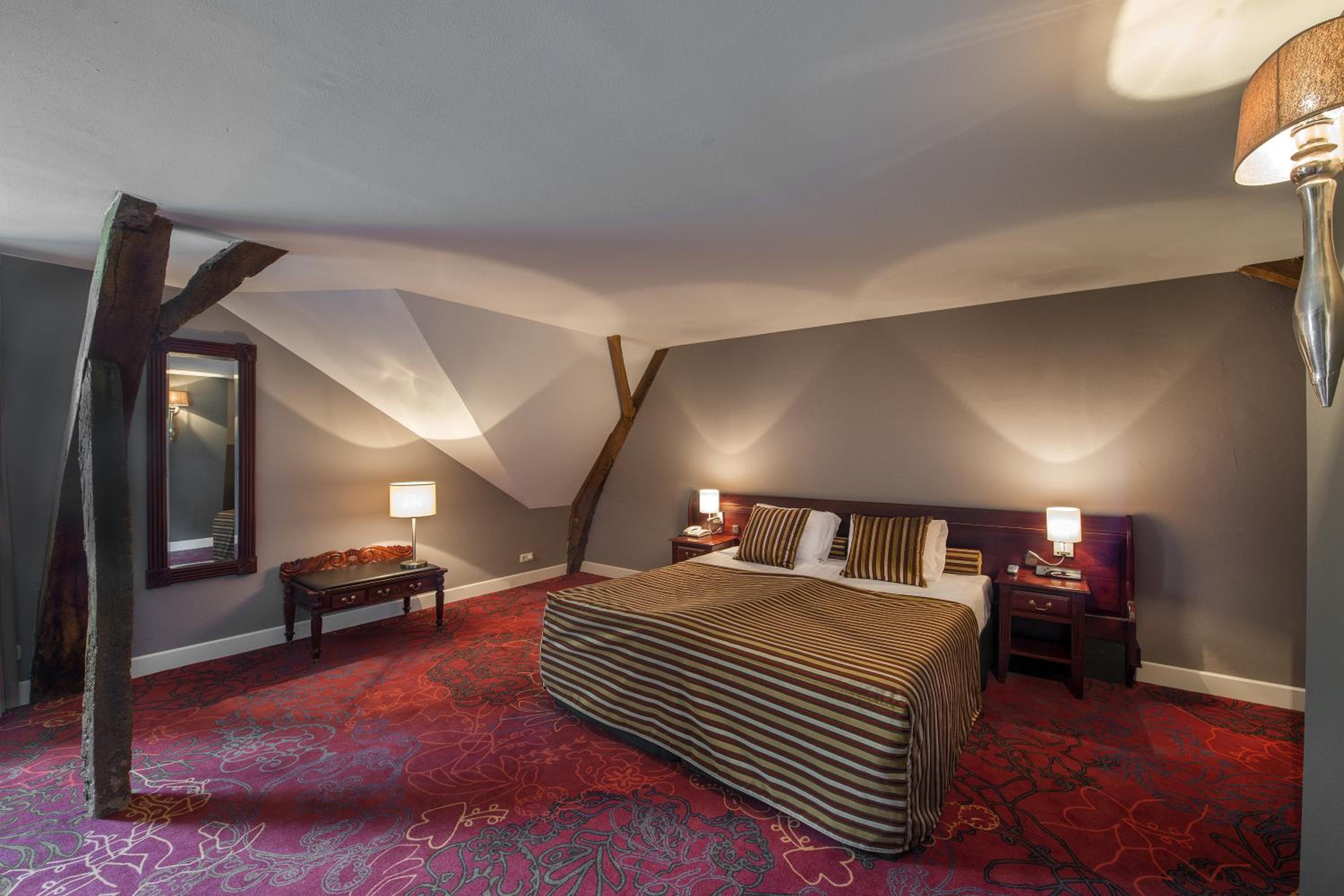 Suite - Split Level (2 Adults) - Photo 2