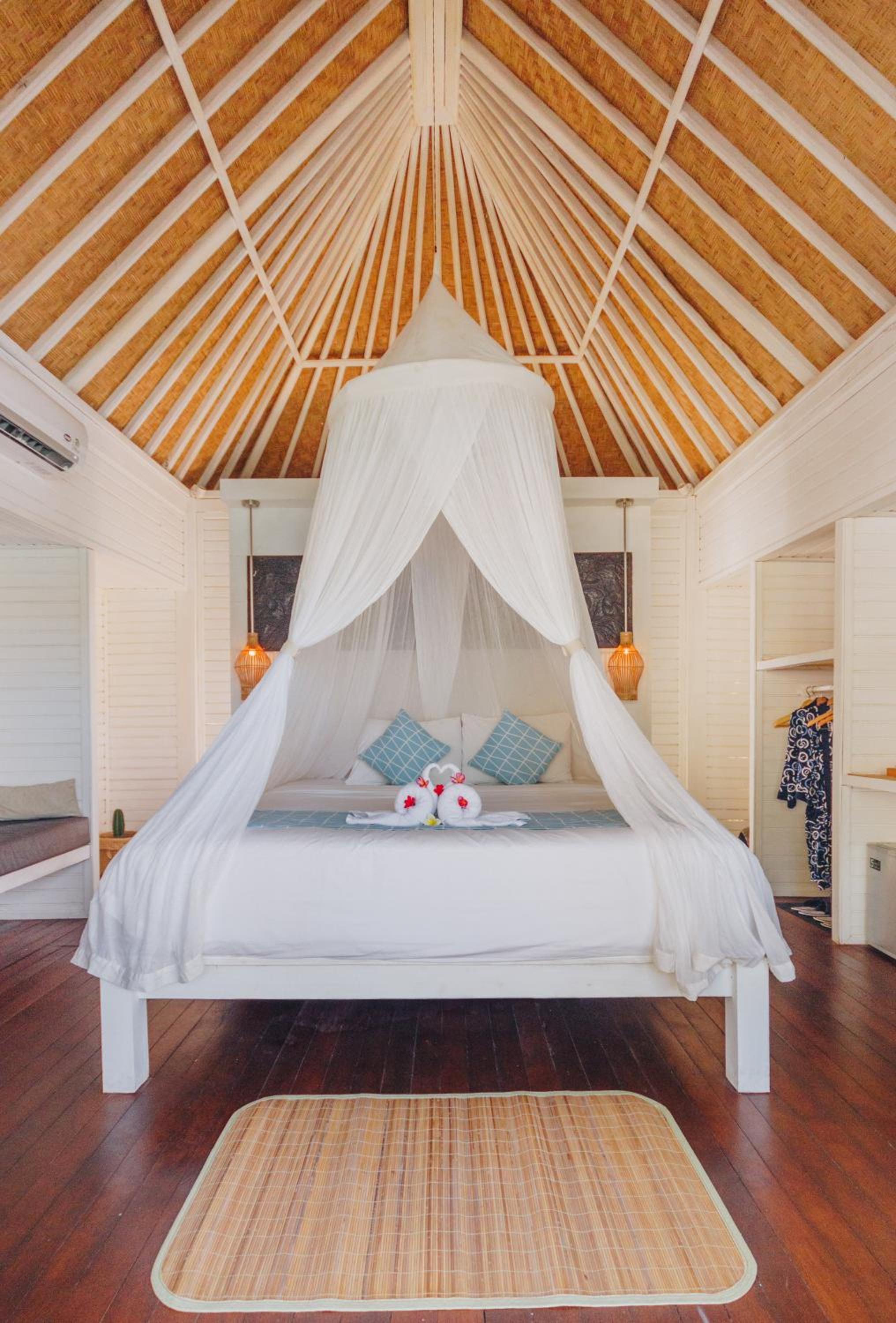 One-Bedroom Cottage - Photo 3