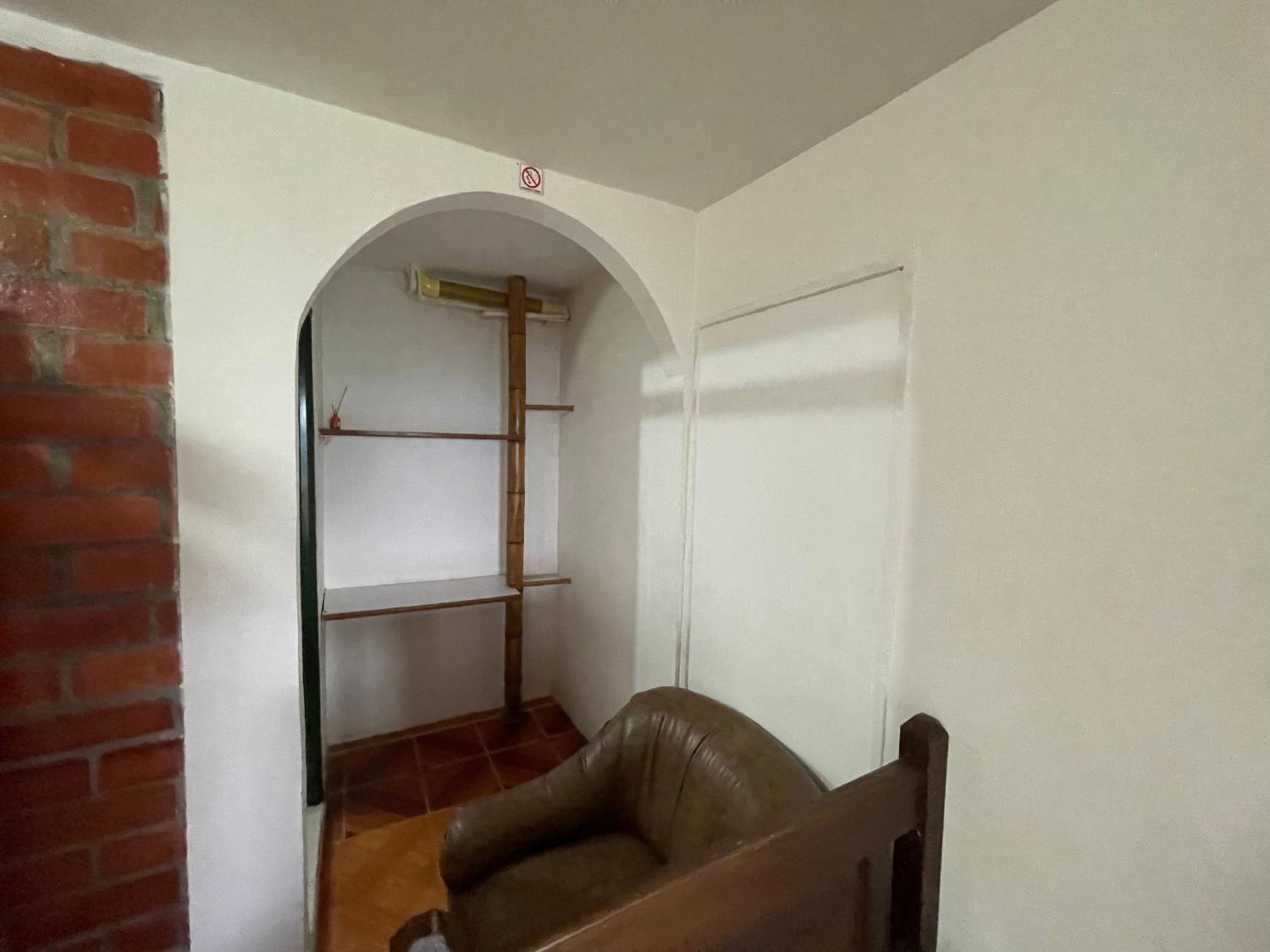 Family Room with Private Bathroom photo 2