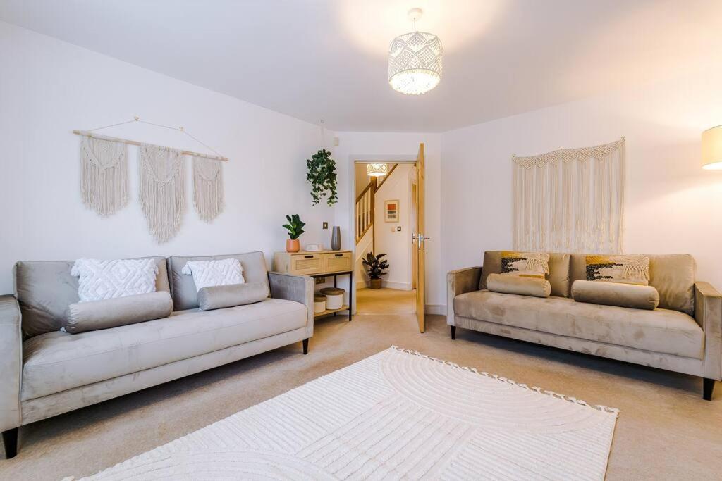 Four-Bedroom House photo 1