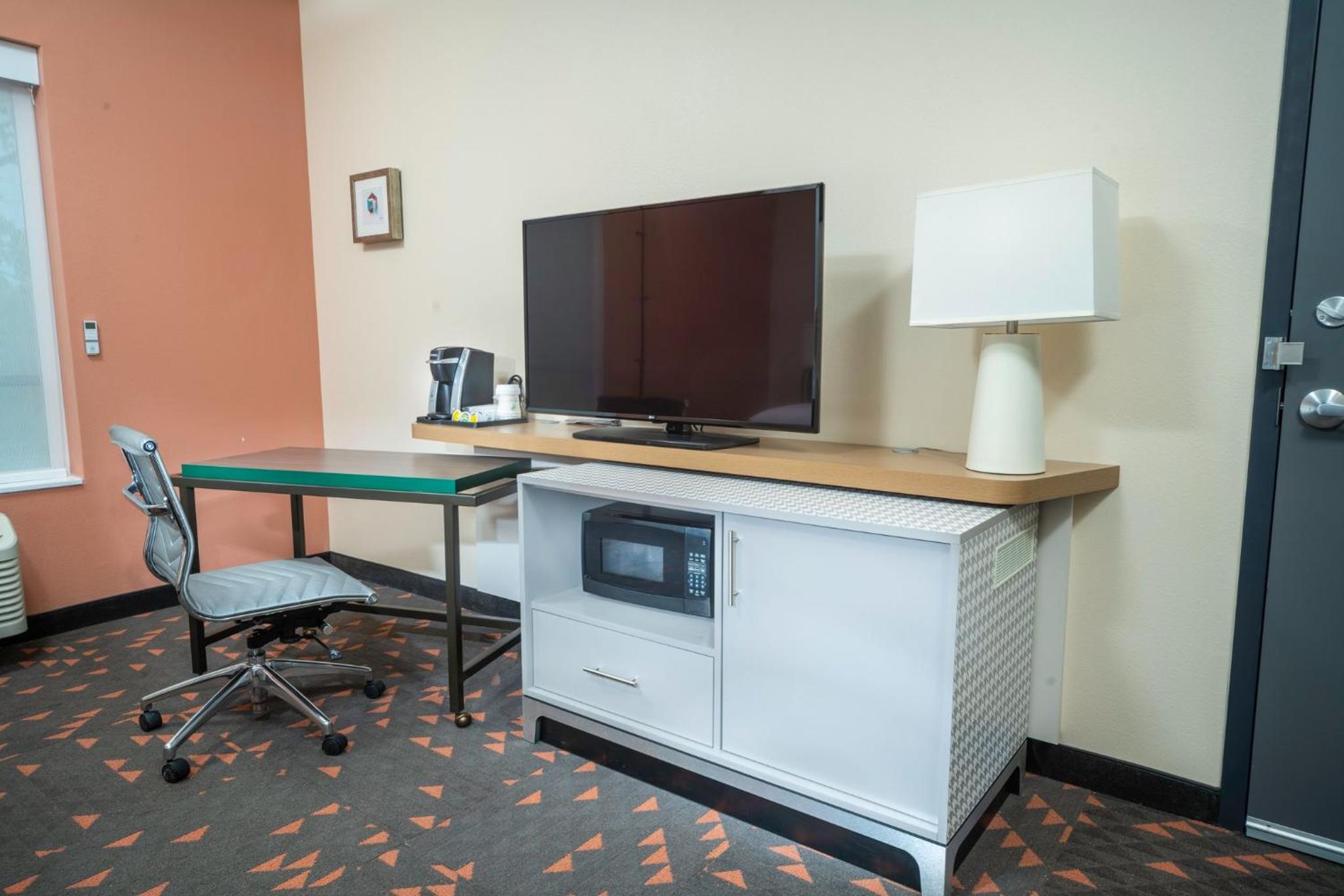 Standard King Room photo 1