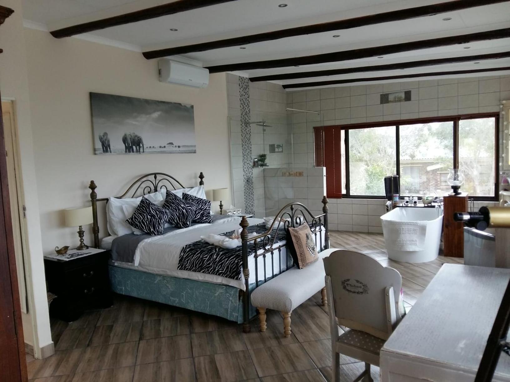 Deluxe Double Room with Balcony photo 1