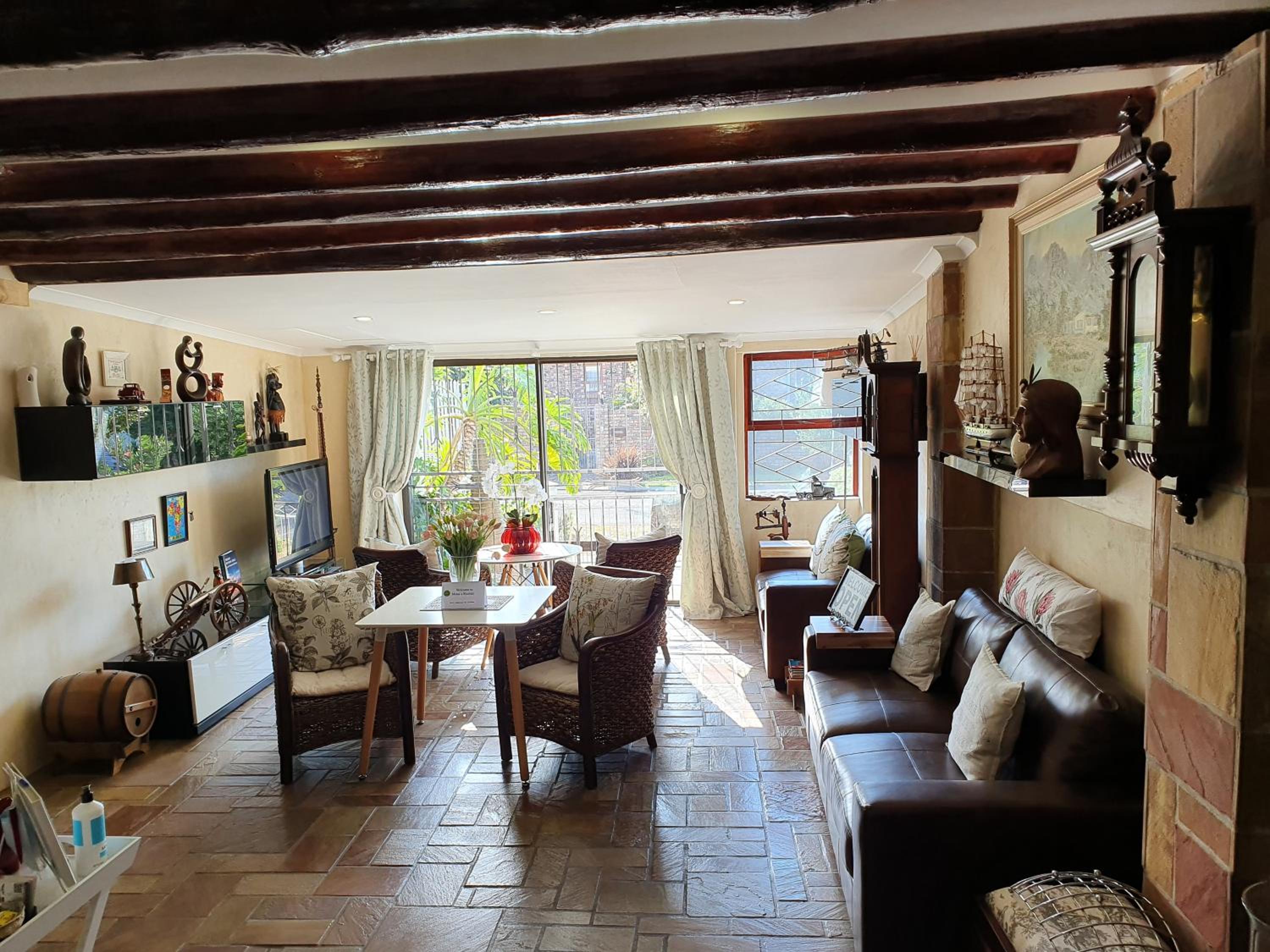 Deluxe Double Room with Balcony photo 2