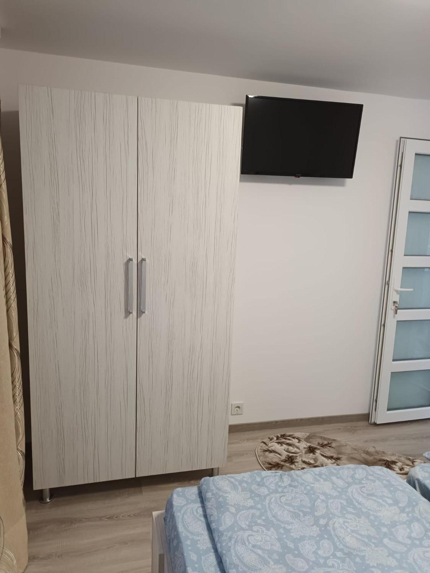 One-Bedroom Apartment photo 3