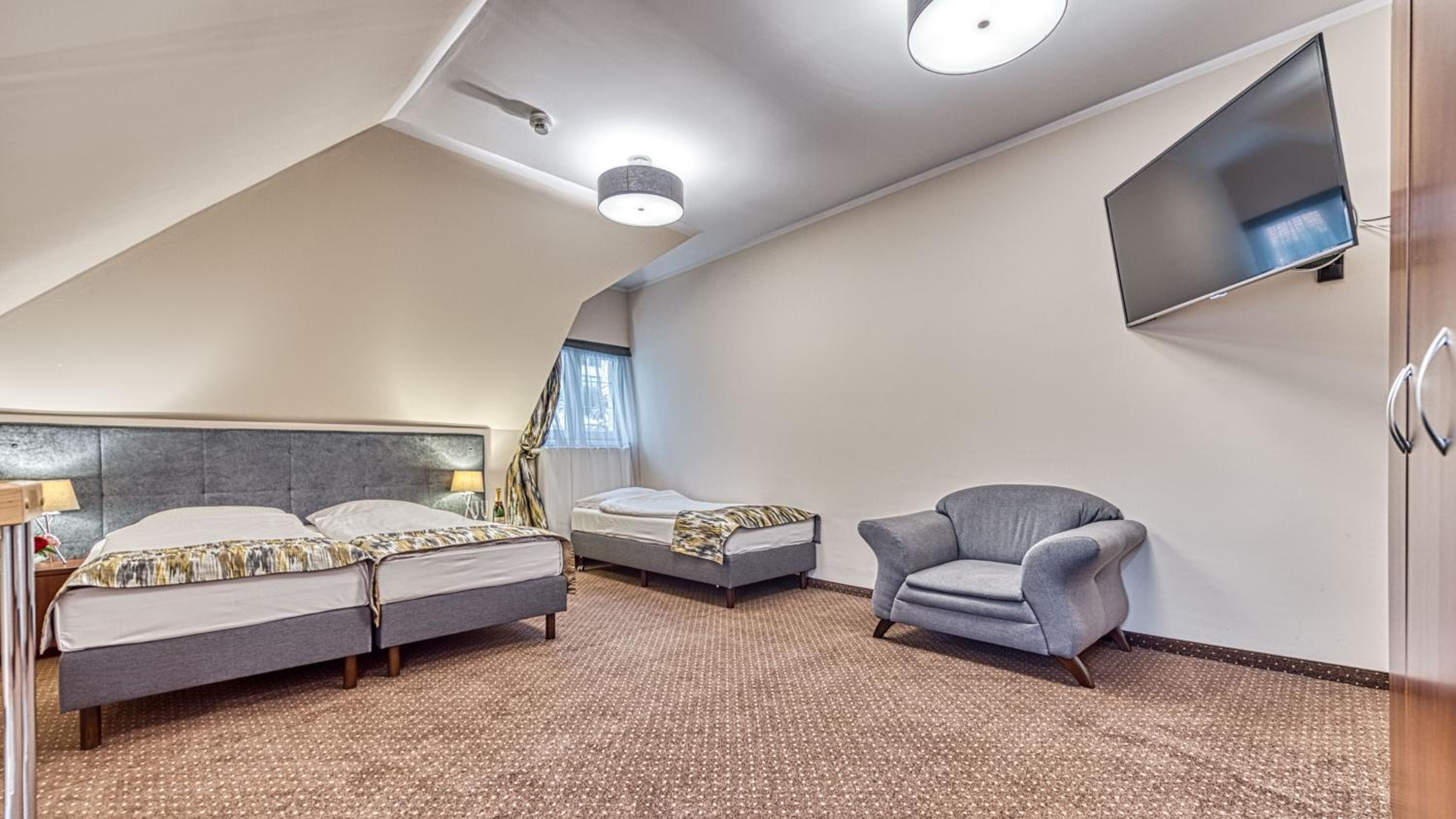 Standard Family Room photo 1