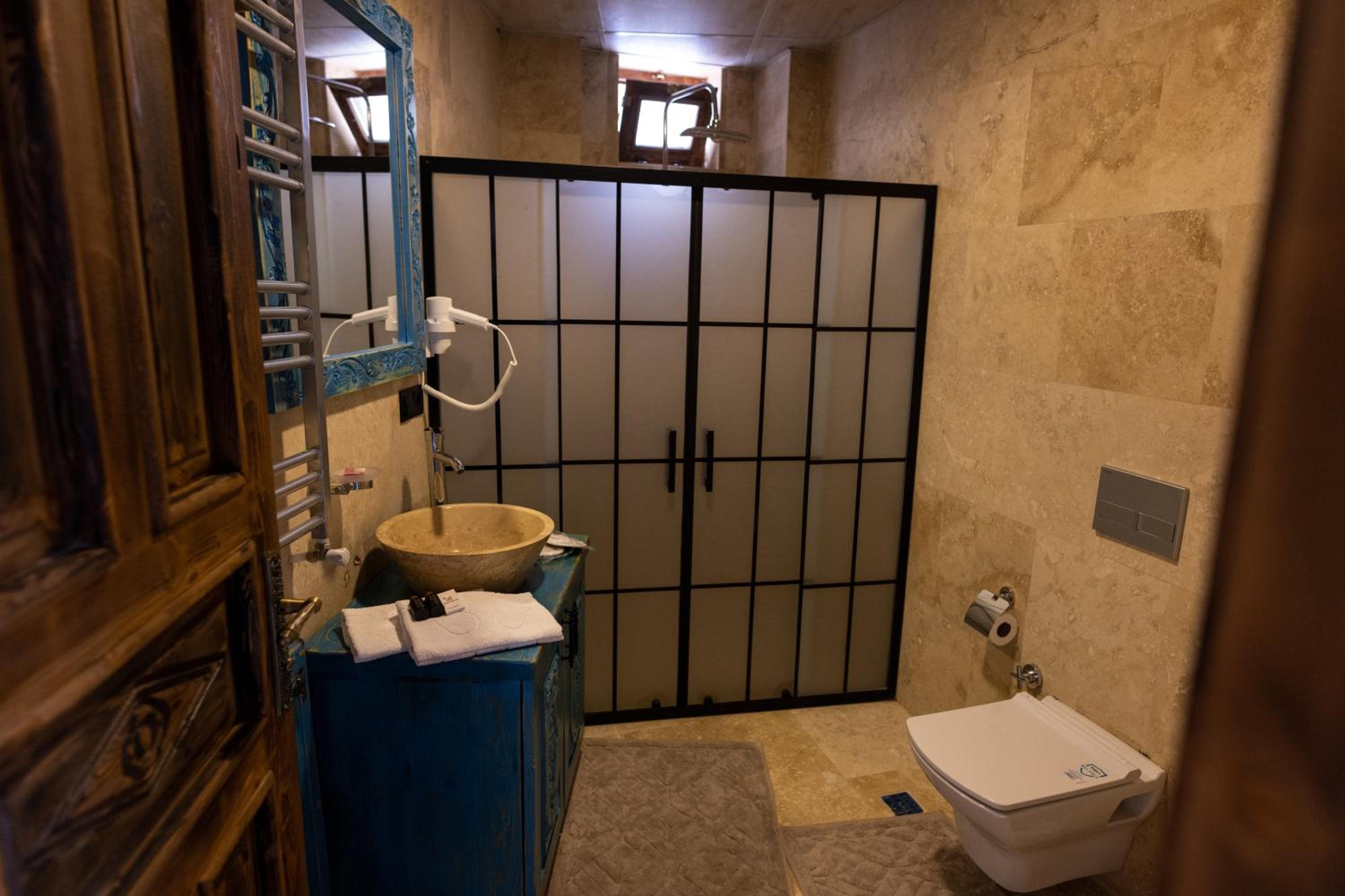 Standard Double Room - Photo 4