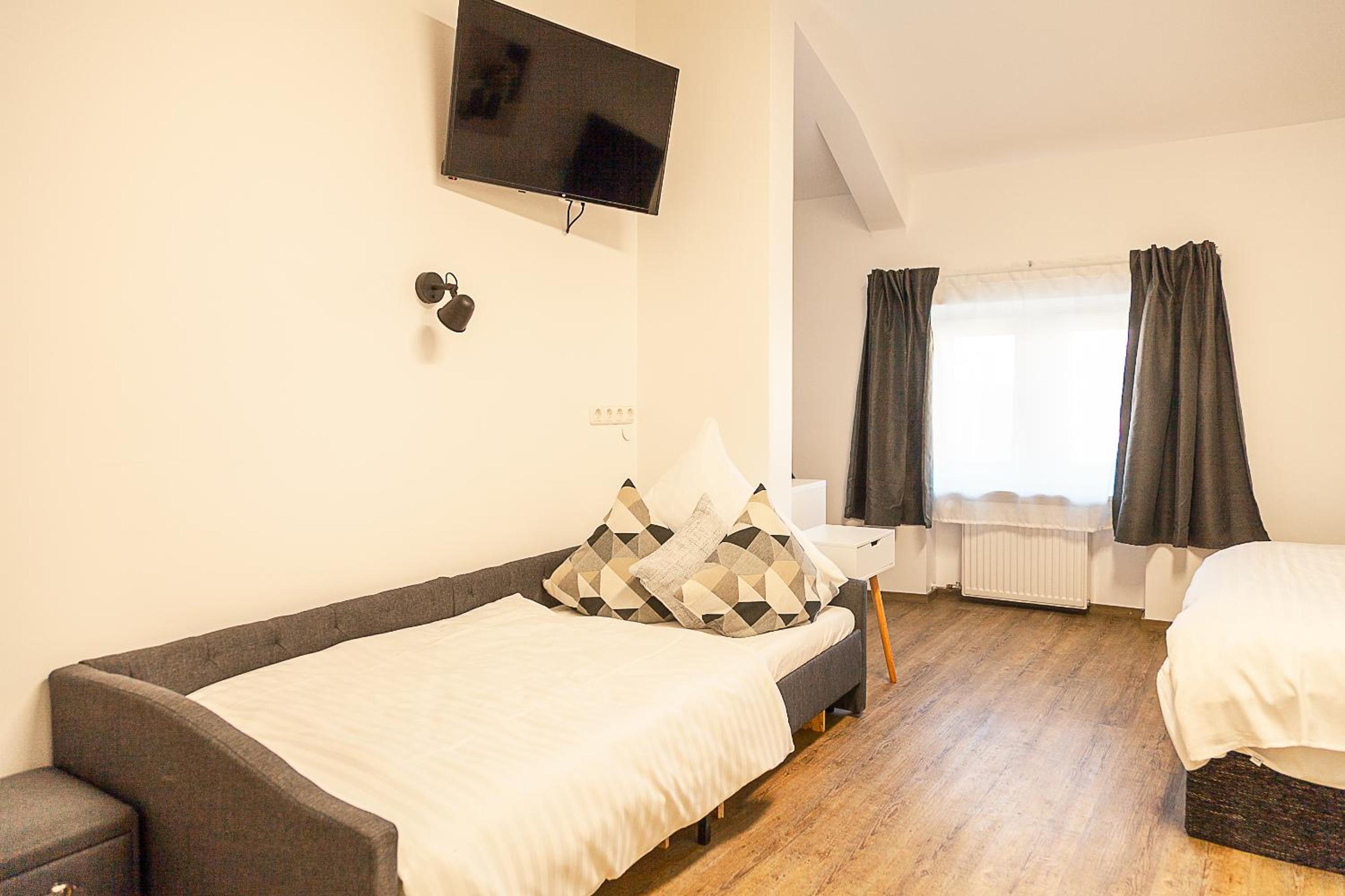 Standard Triple Room - Photo 6