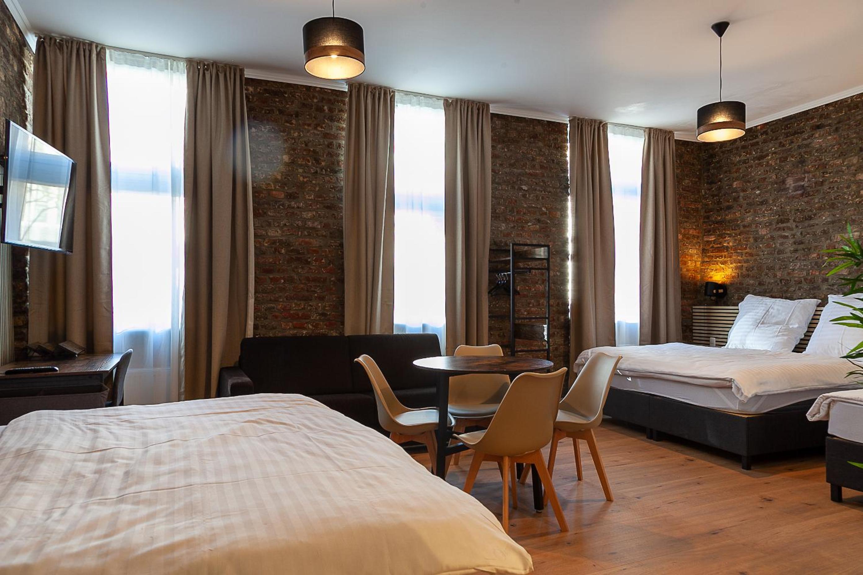 Classic Quadruple Room - Photo 2