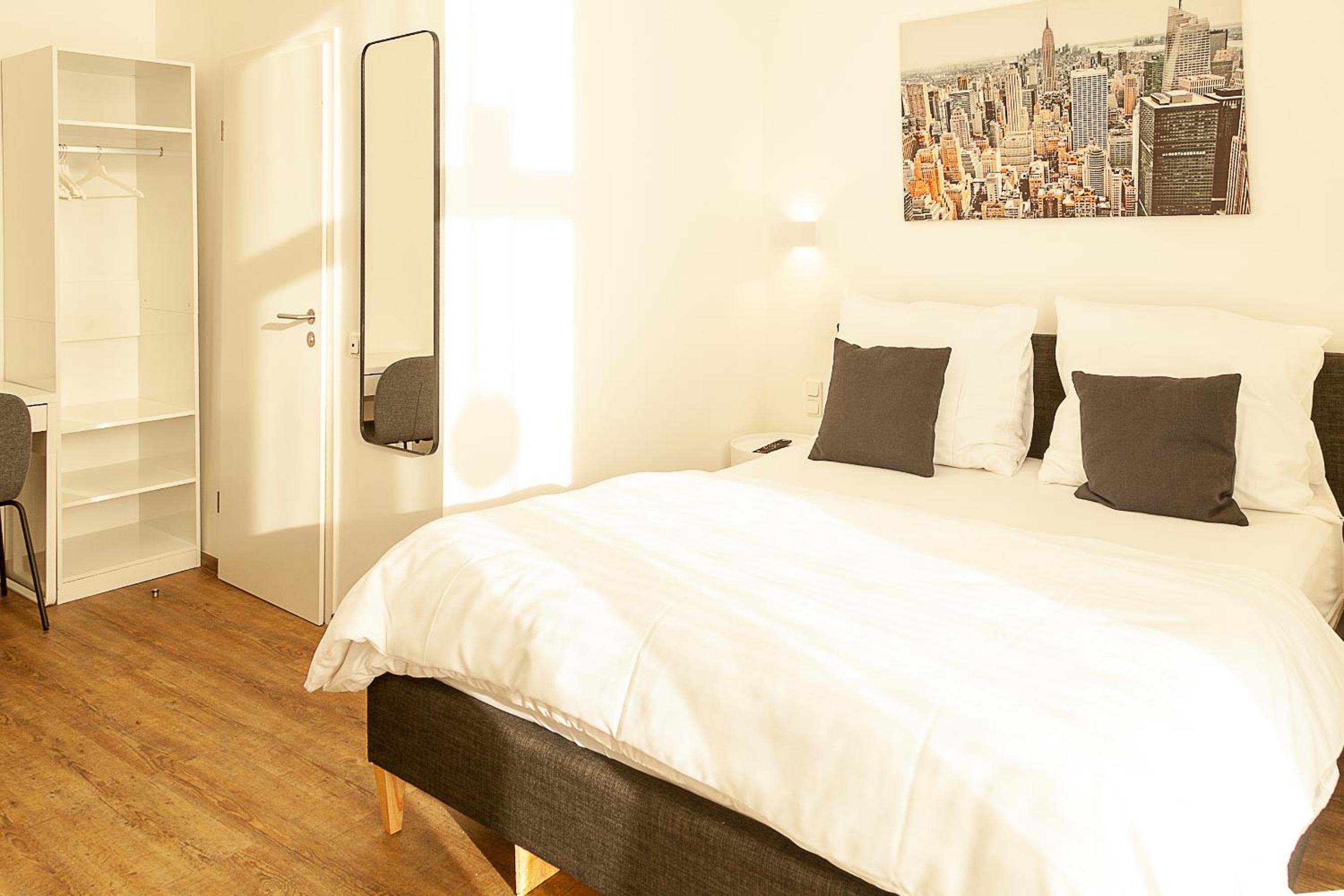 Double Room - Photo 9