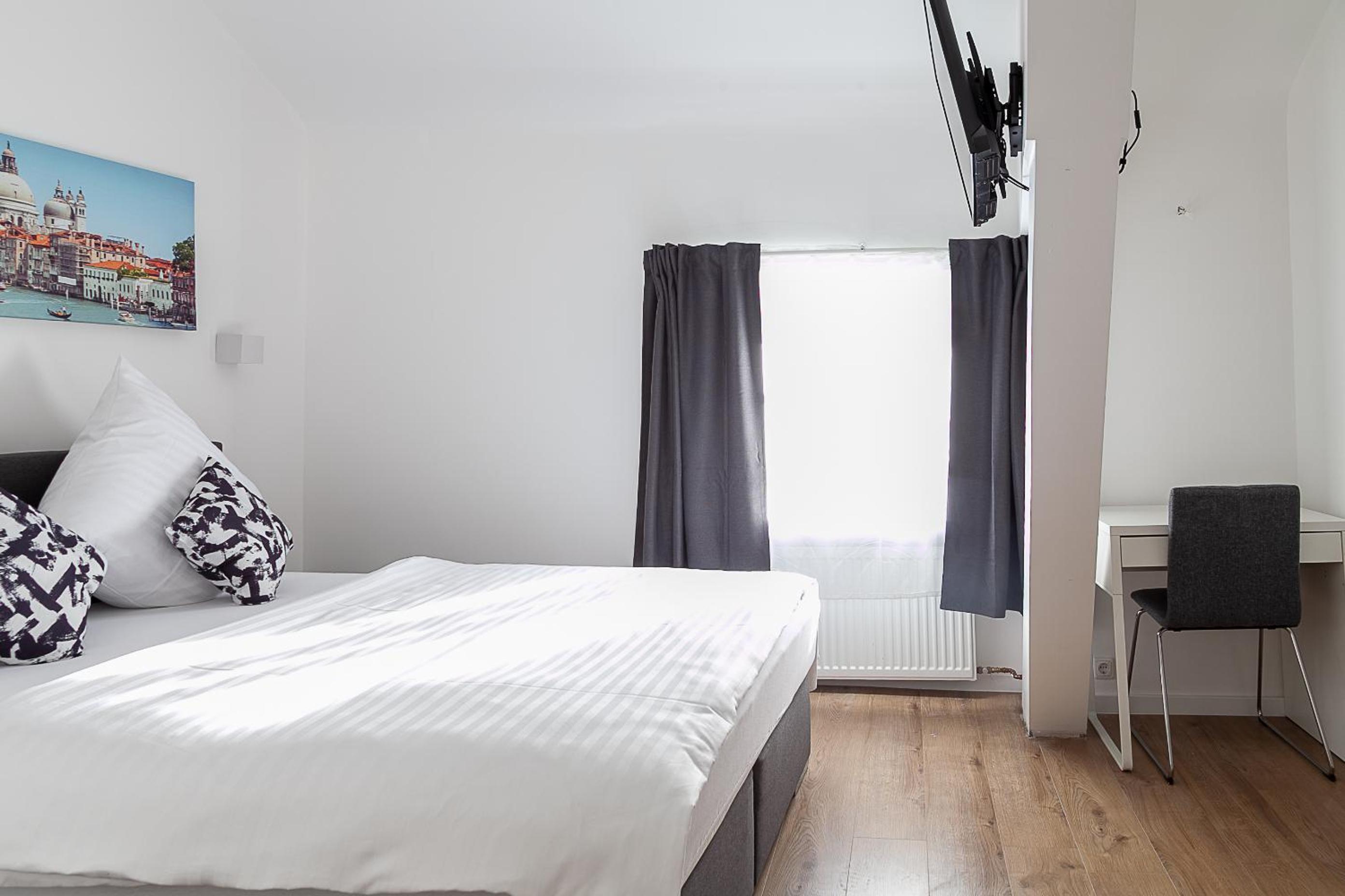 Double Room - Photo 3