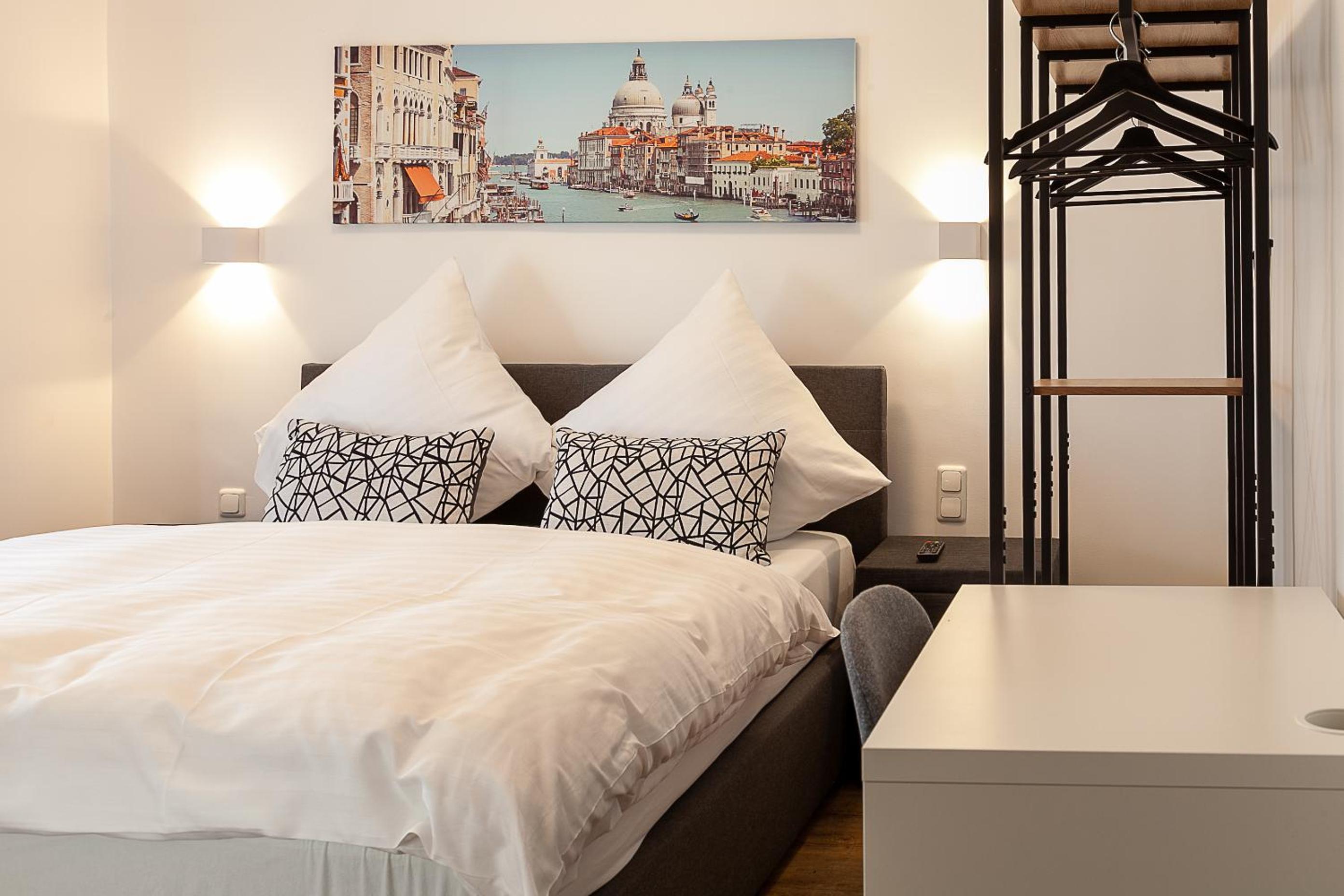 Double Room - Photo 4