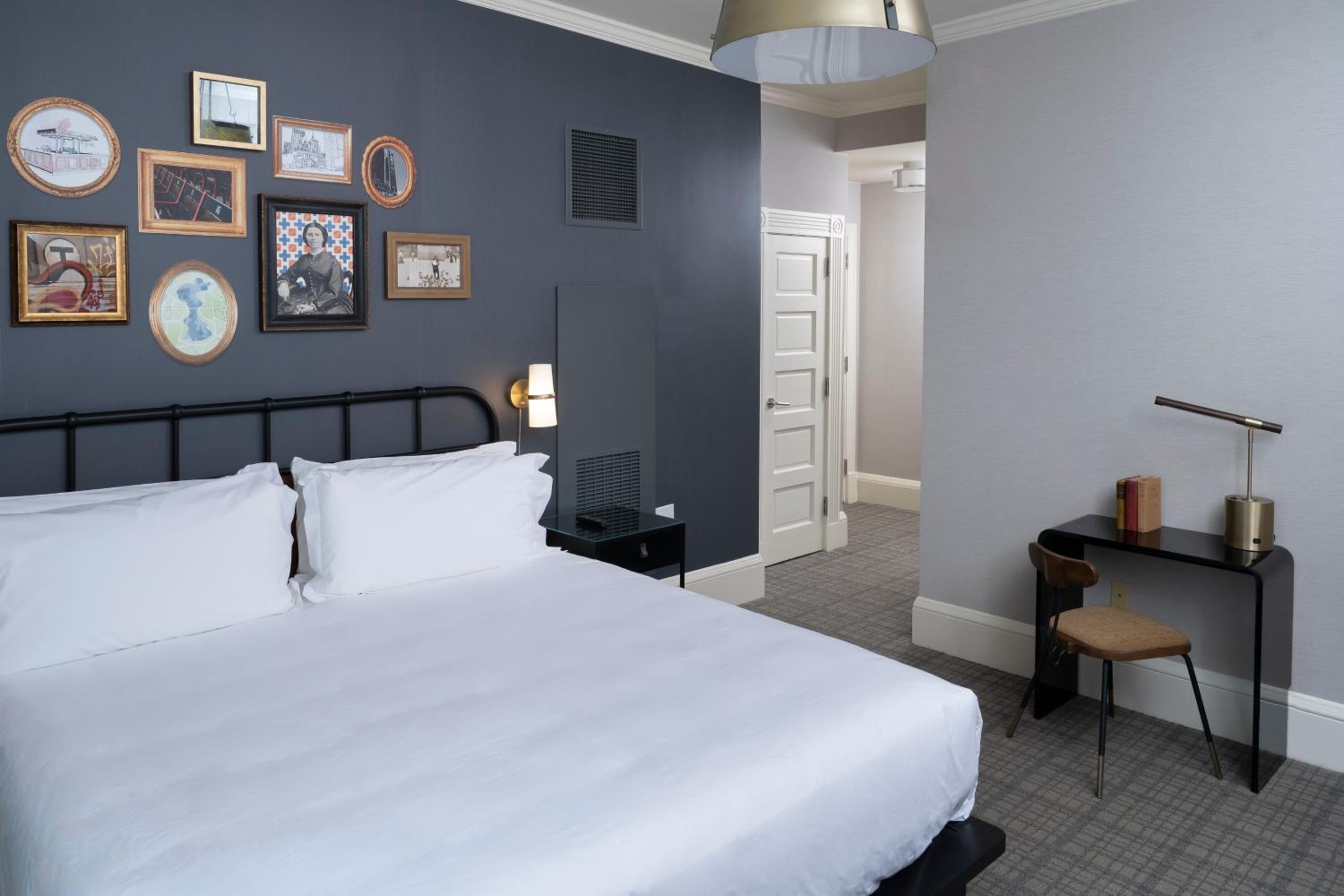 Premier King Room