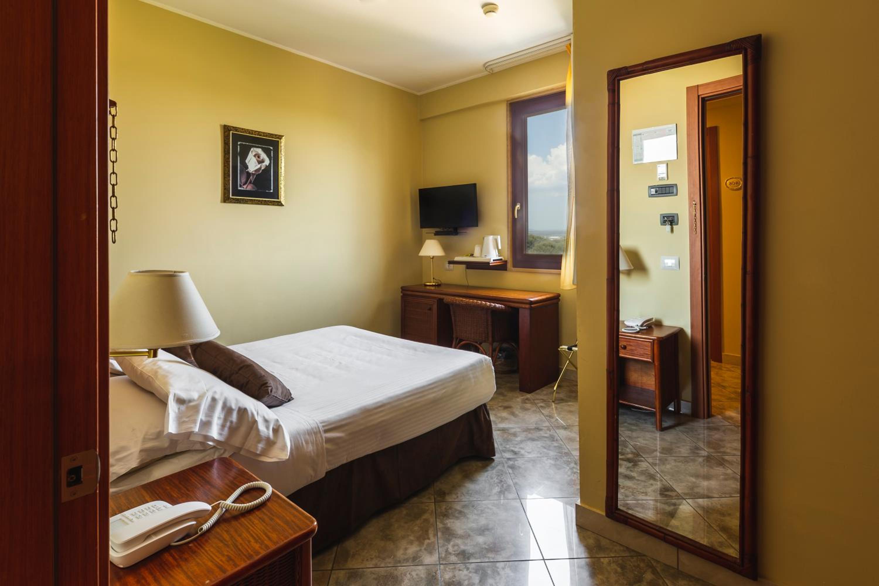Economy Double Room - Photo 1