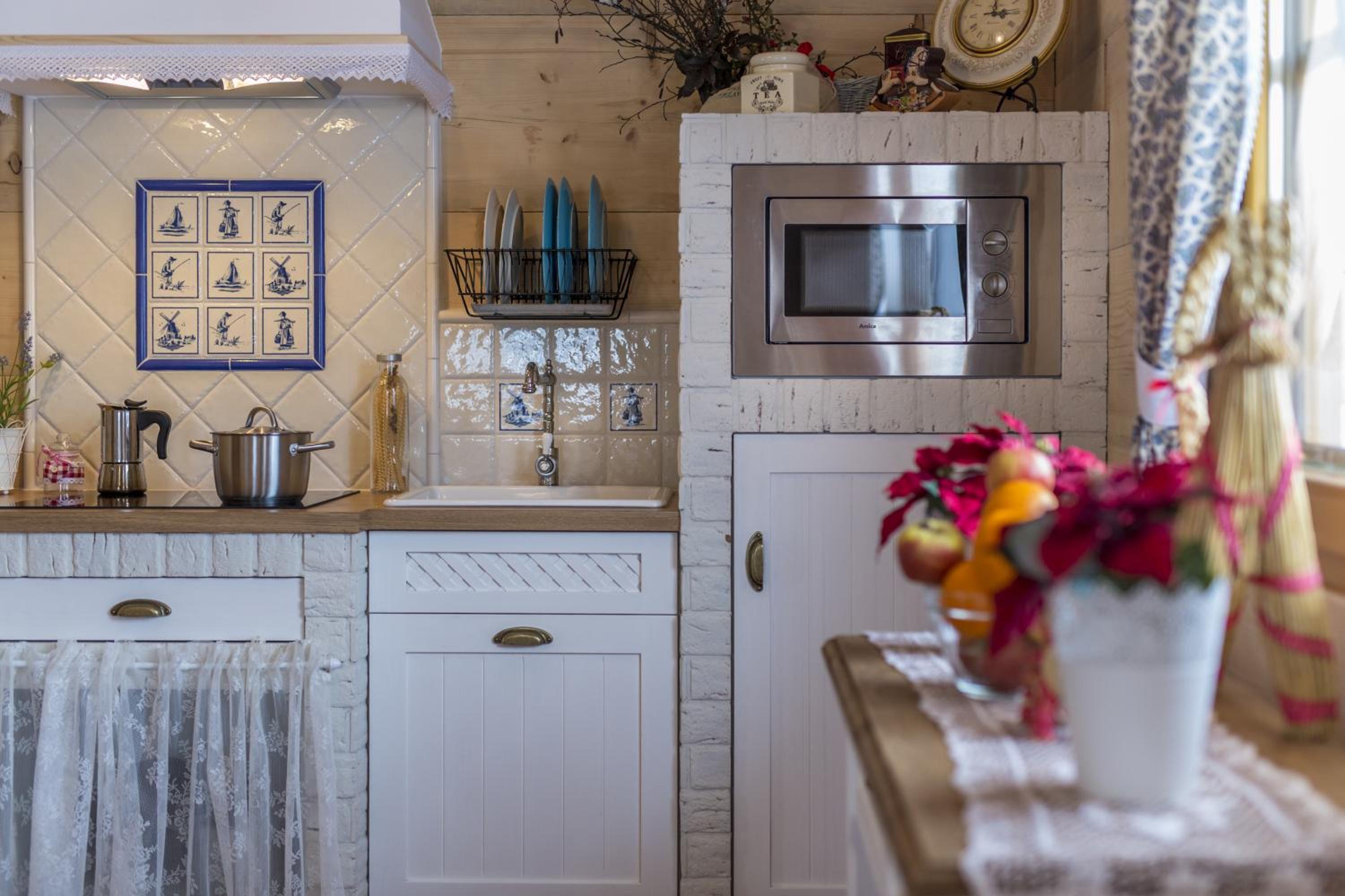 Provencal Style Cottage photo 2