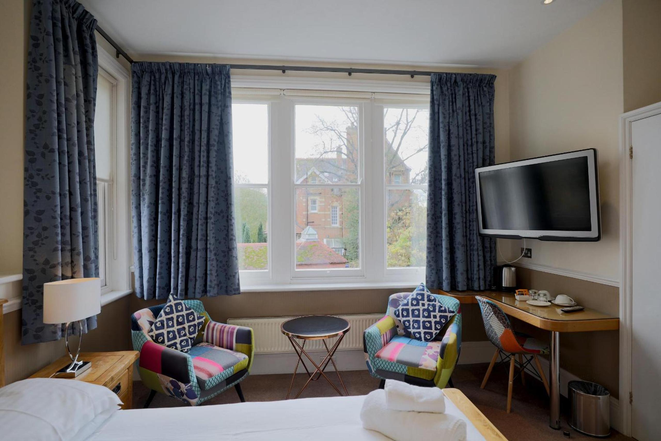 Standard King Room photo 2