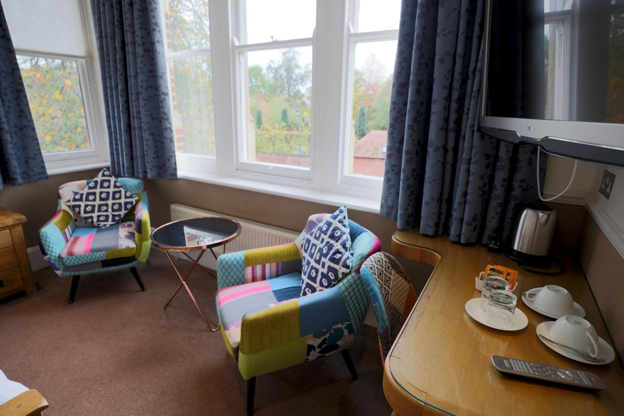Standard King Room photo 3