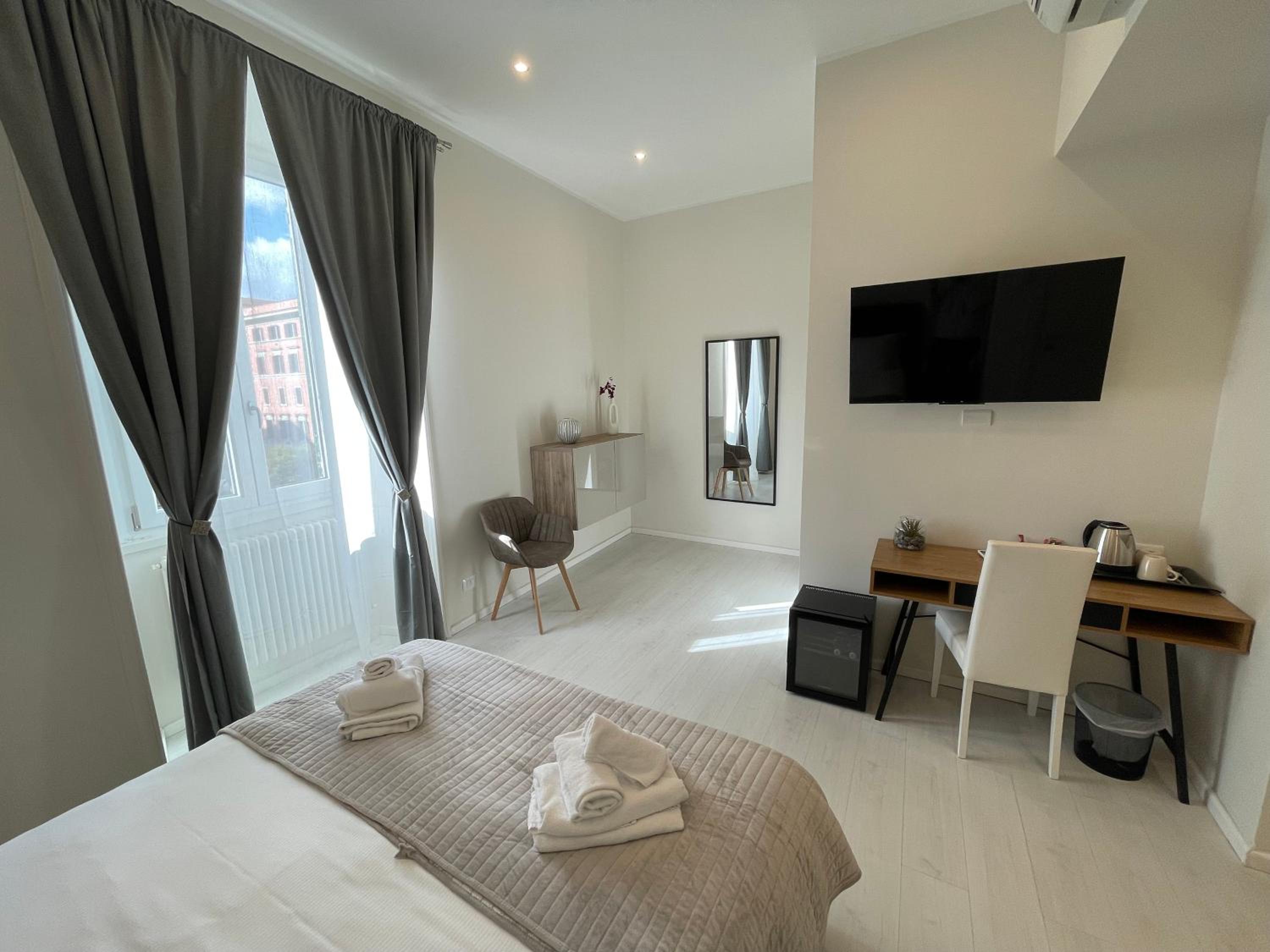 Deluxe Double Room photo 3