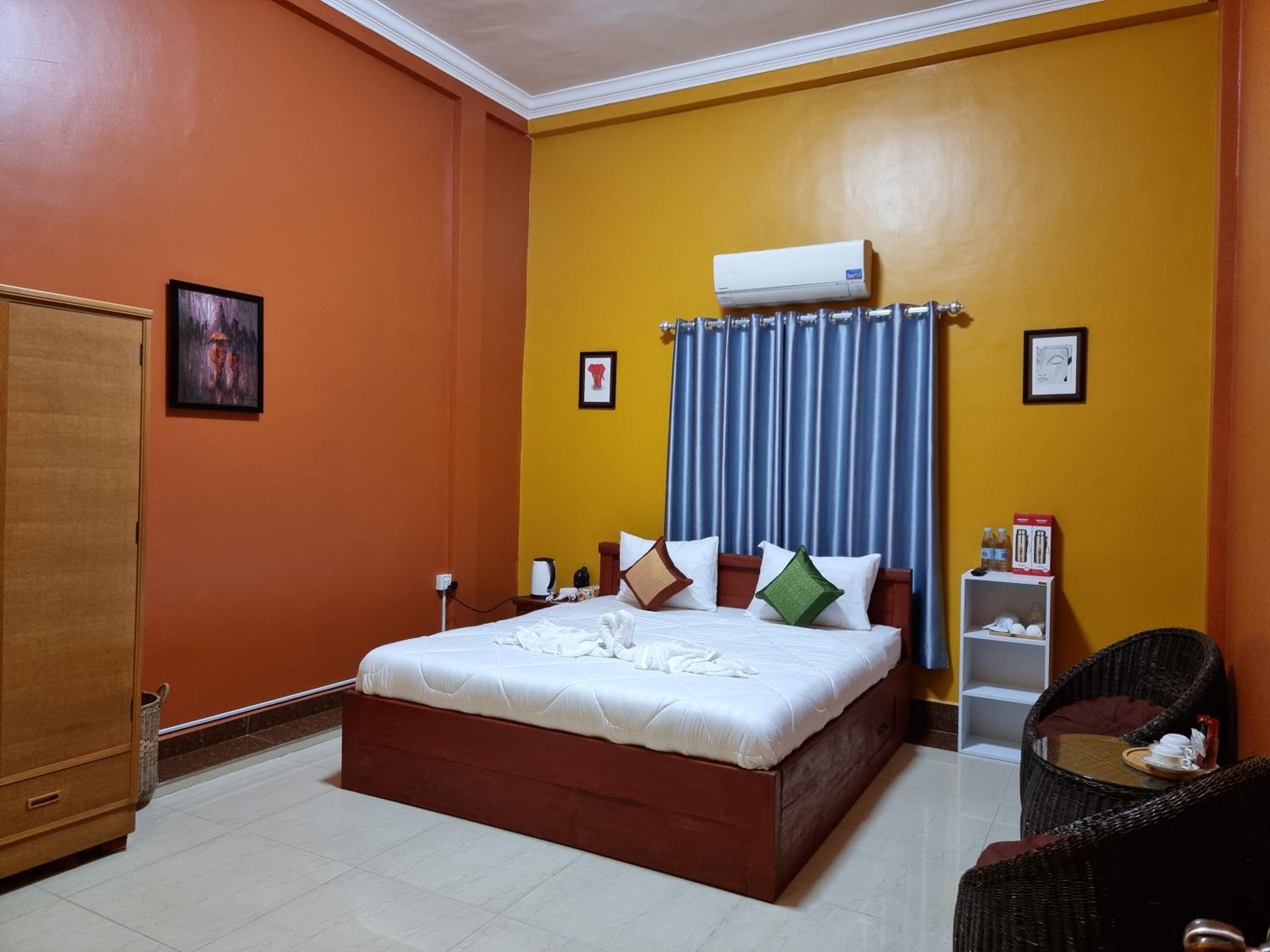 Queen Room - Photo 34